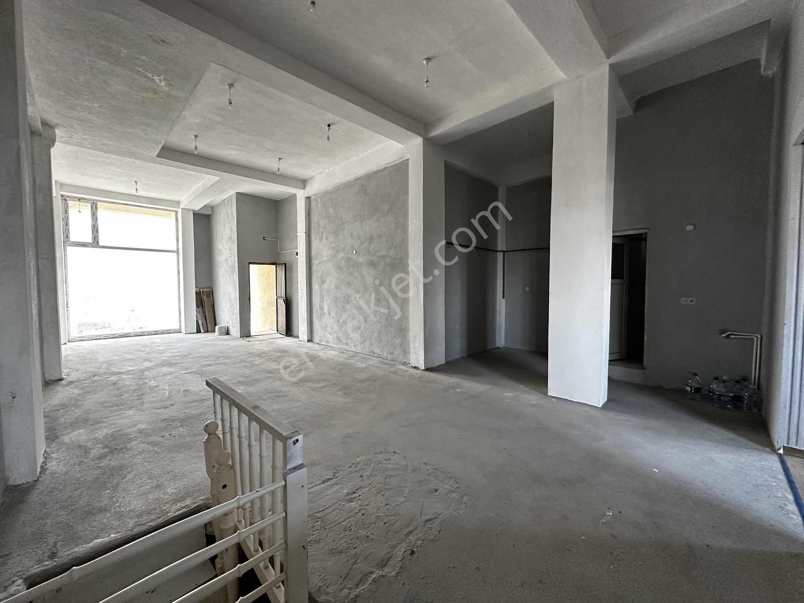 Arnavutköy Opet Arkası Kiralık 260 M2 Depolu Giriş Dükkan - Görsel 3