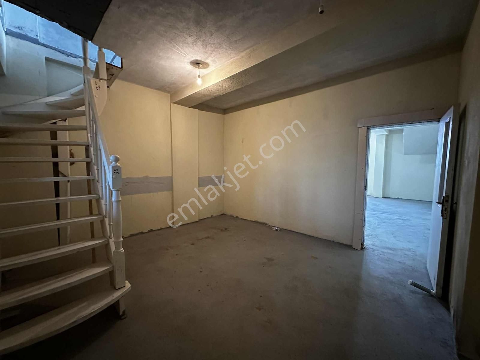 Arnavutköy Opet Arkası Kiralık 260 M2 Depolu Giriş Dükkan - Görsel 5