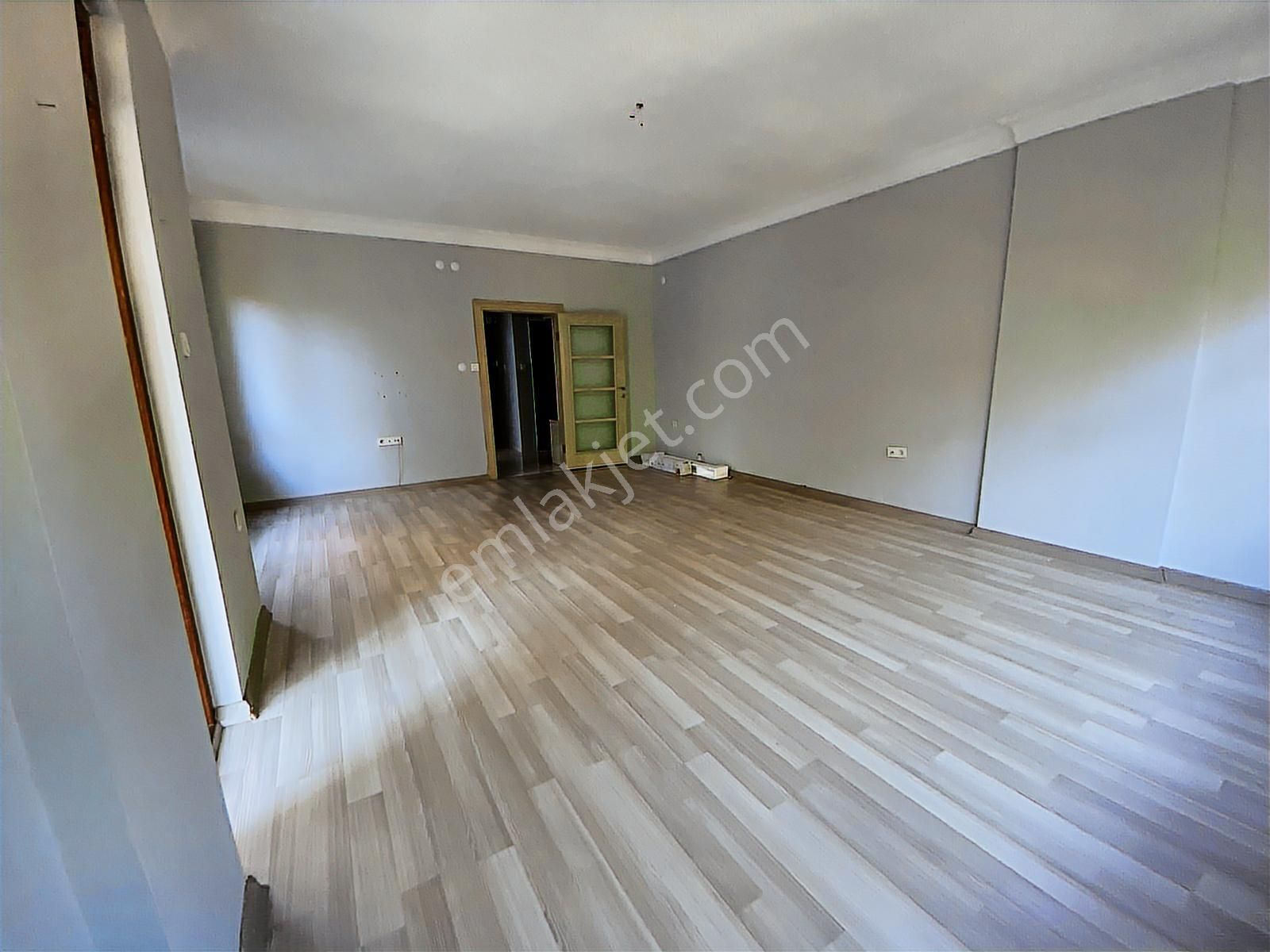 Kuttaş'tan 7.cad Yakını Katta 4+1 Satılık Daire - Görsel 8