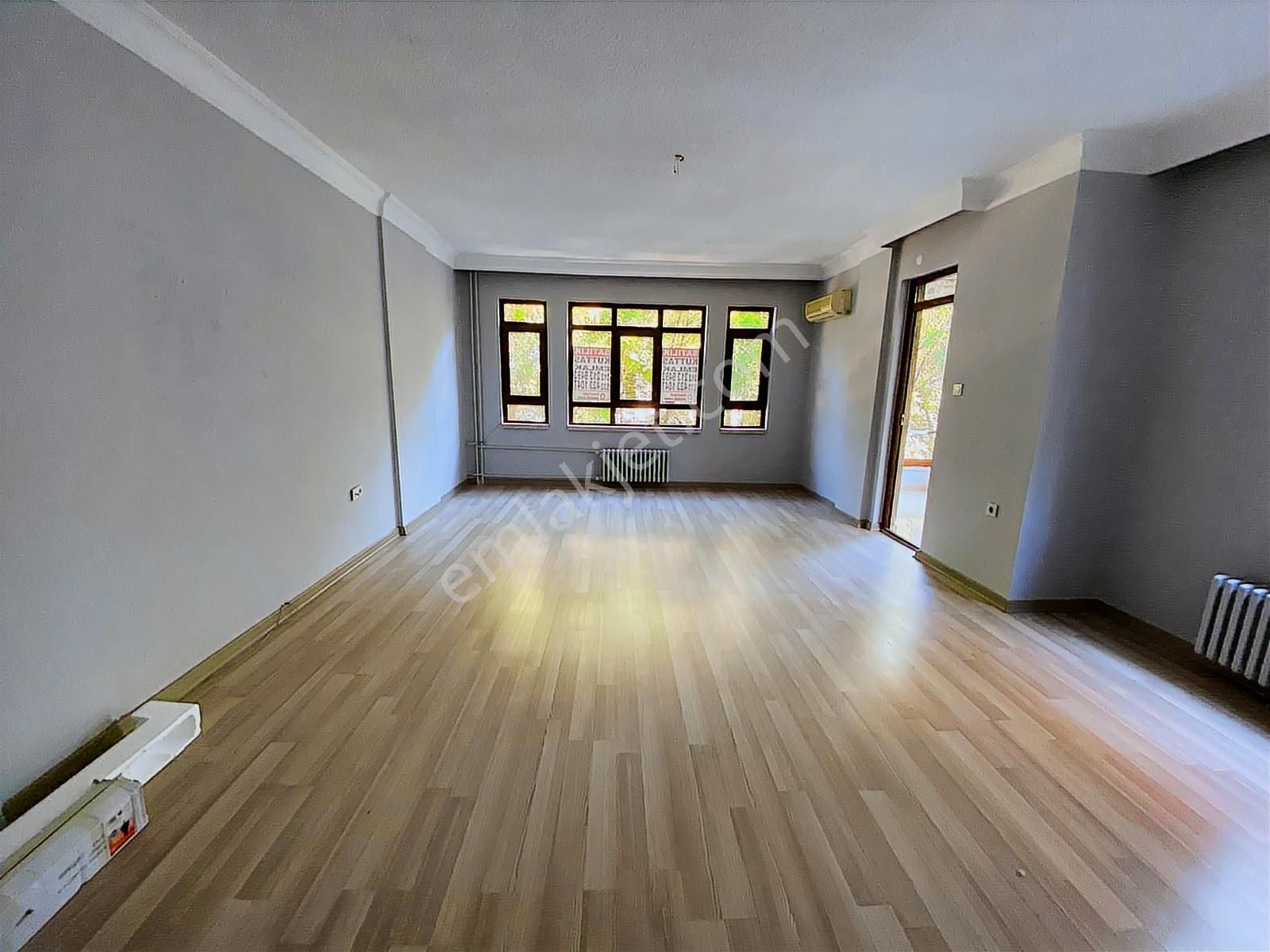 Kuttaş'tan 7.cad Yakını Katta 4+1 Satılık Daire