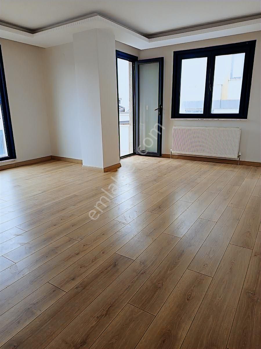 Ümraniye Merkez'de Çarşı Metroya Komşu Site İçinde Satılık - Görsel 24