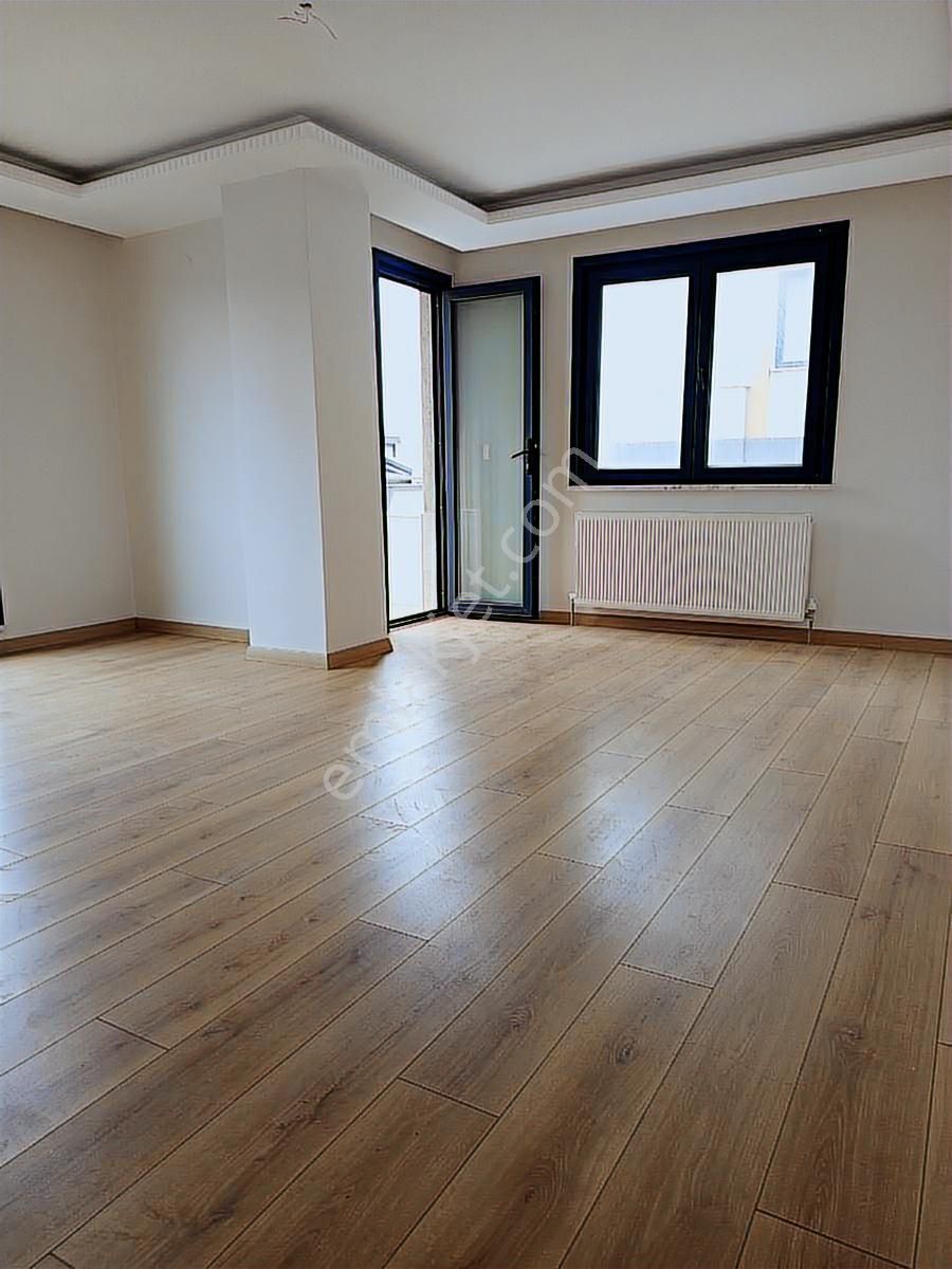 Ümraniye Merkez'de Çarşı Metroya Komşu Site İçinde Satılık - Görsel 26