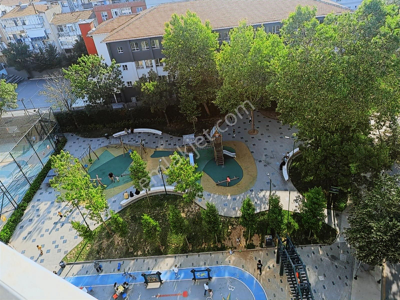 Ümraniye Merkez'de Çarşı Metroya Komşu Site İçinde Satılık - Görsel 13