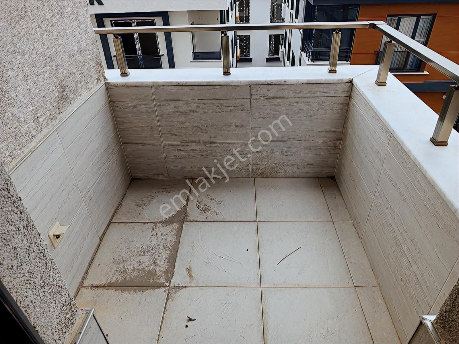 Ümraniye Merkez'de Çarşı Metroya Komşu Site İçinde Satılık - Görsel 31