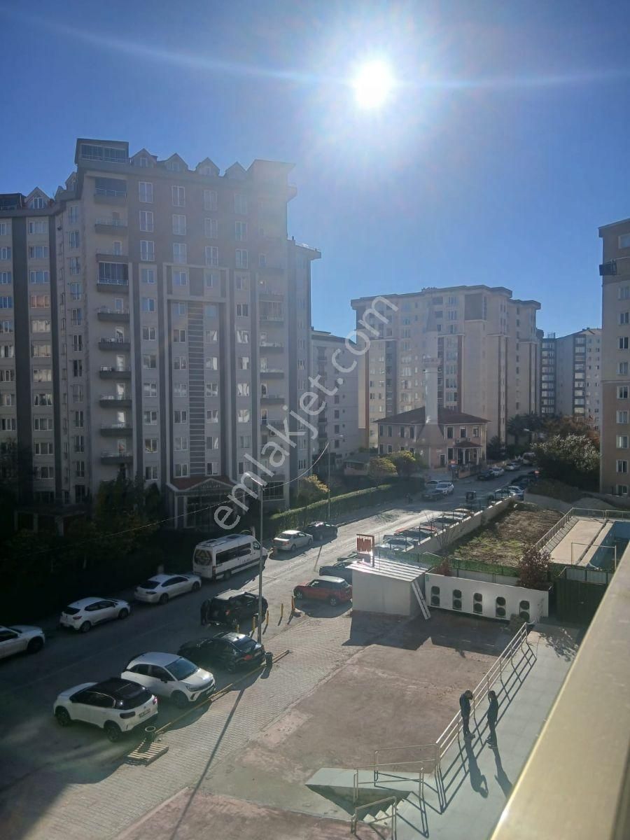 Site İçerisinde 3+1 Cadde Üzerinde Ön Cephe Daire Krediye Uygun.