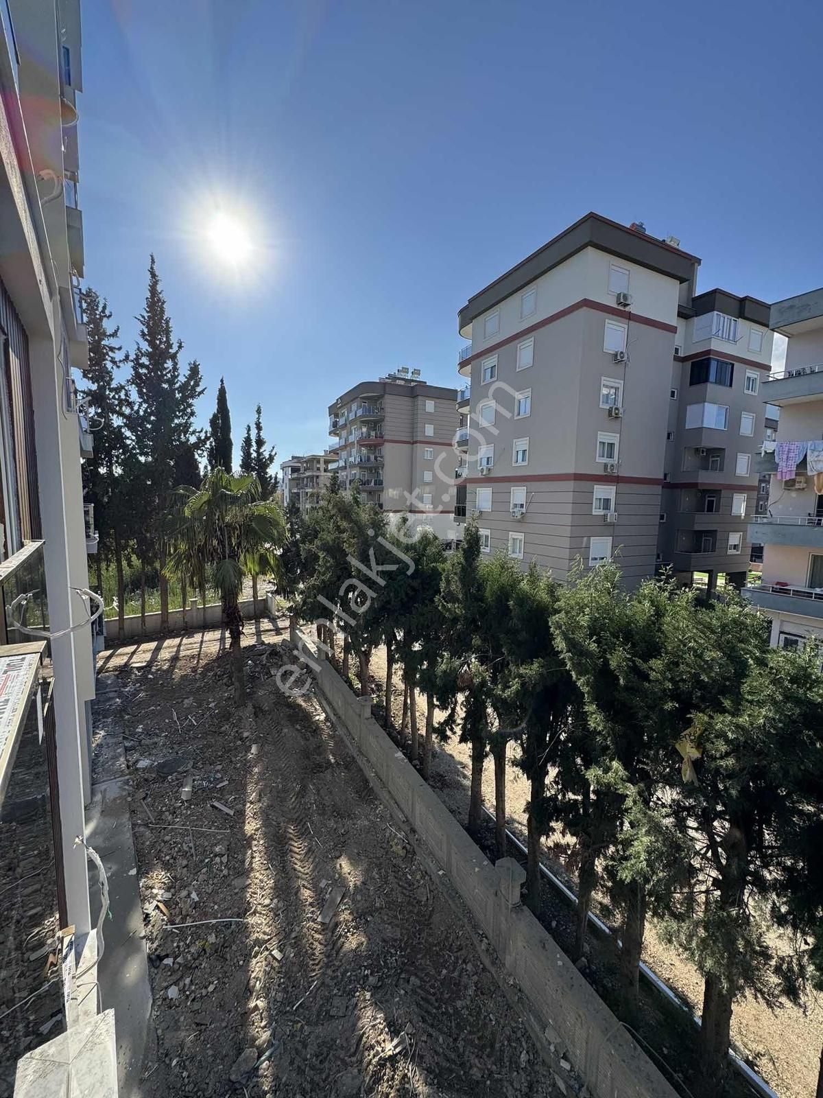 Ana Yol Kenarında Havuzlu Site İçi 1+1 Lüks Satılık 2.kat Daire - Görsel 11