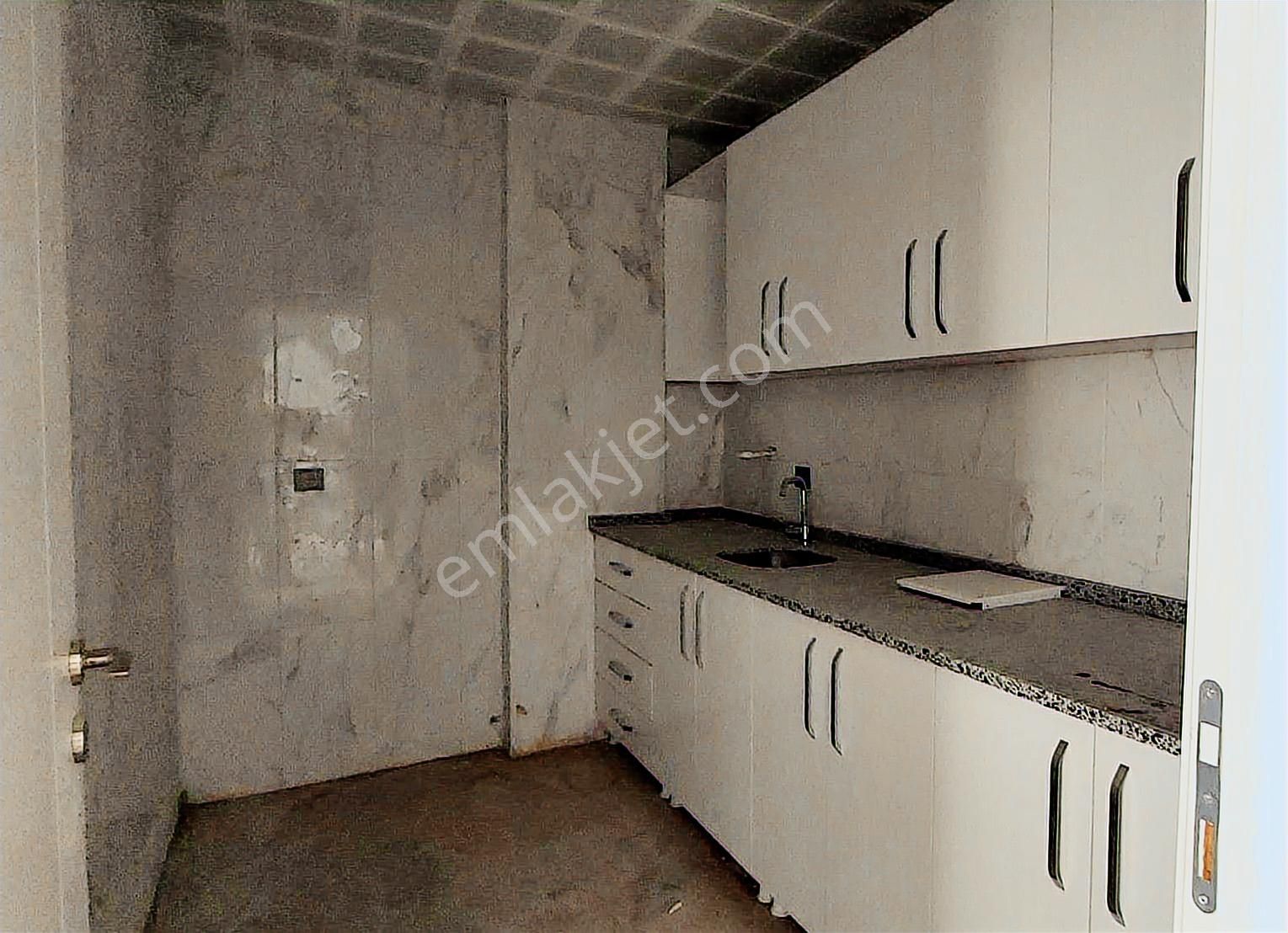 Özel Lokasyon Ve Cepheli Satılık Ofis Eski Sanayi İş Merkezinde - Görsel 11