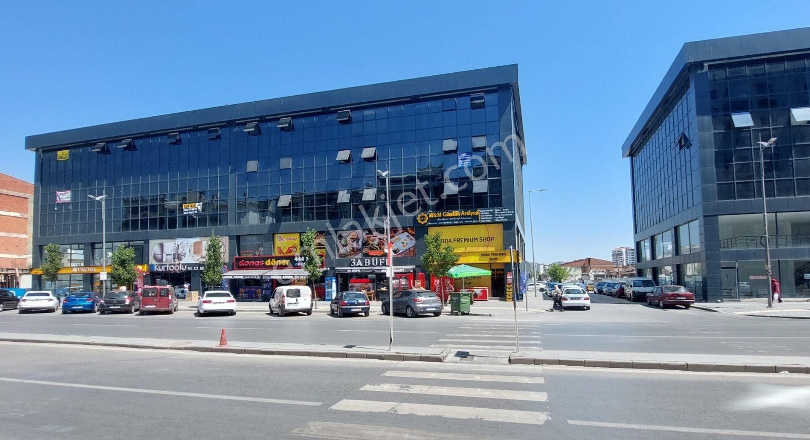 Özel Lokasyon Ve Cepheli Satılık Ofis Eski Sanayi İş Merkezinde - Görsel 30