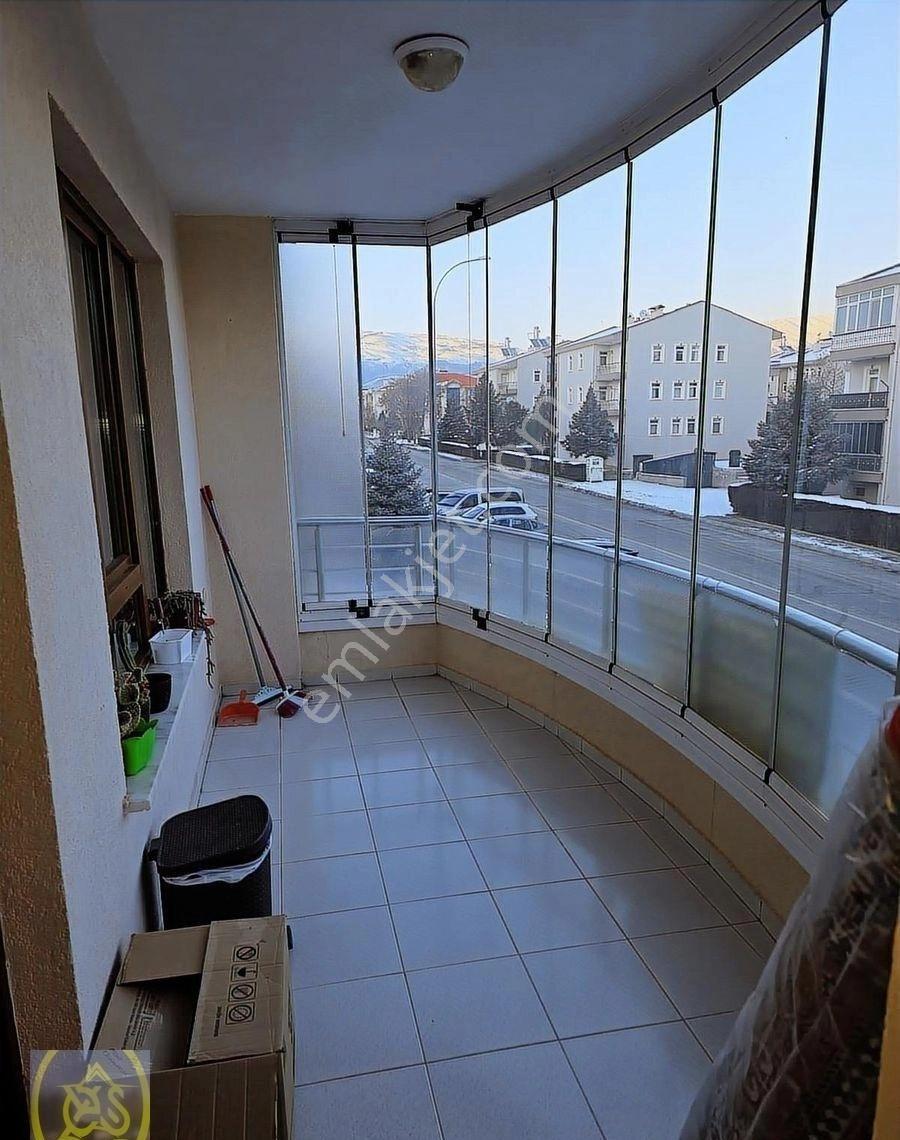 Erzincan Mimar Sinan Mah. Or-ka 2 Sitesi Muhteşem Konum 3+1daire - Görsel 4