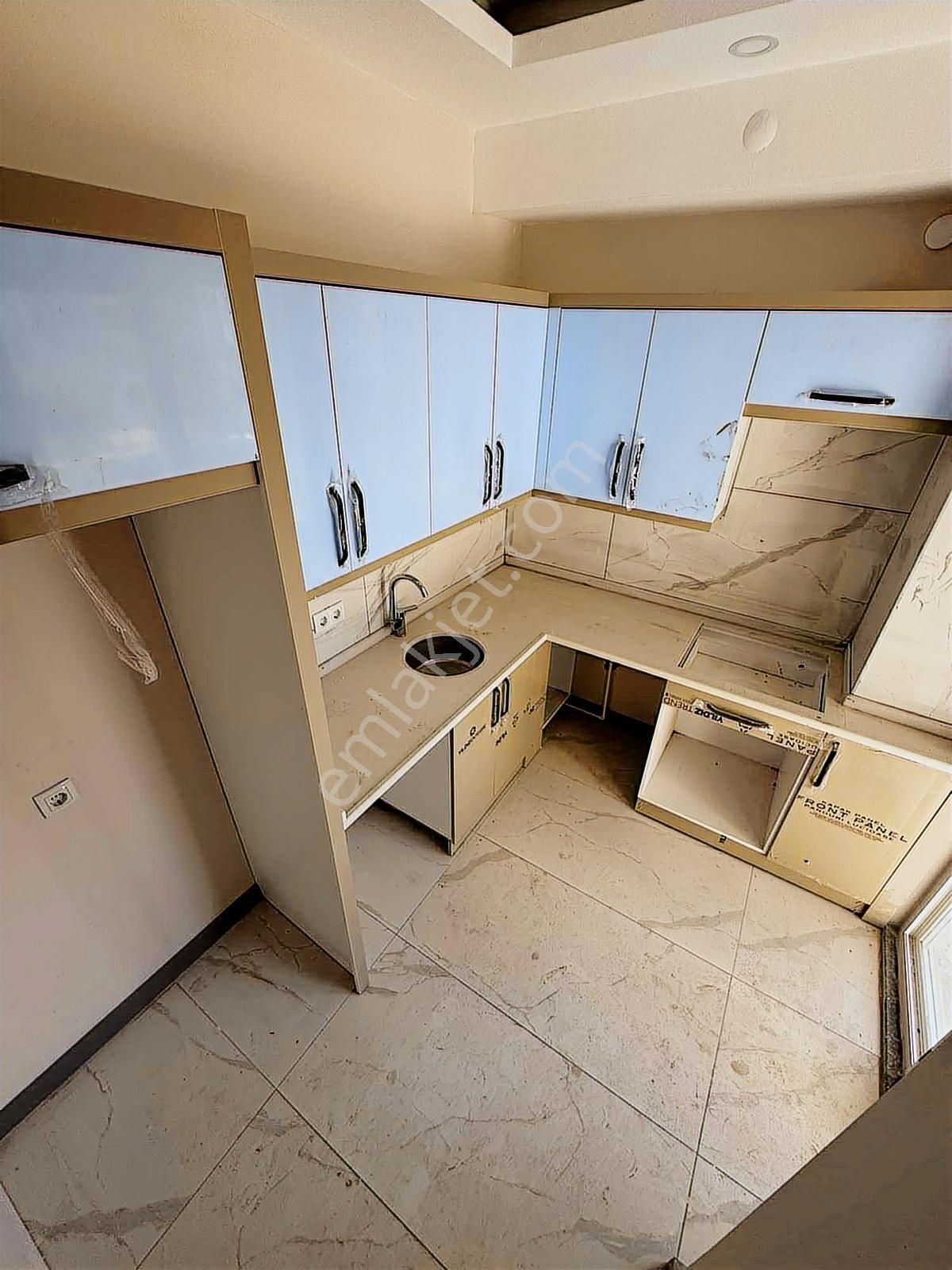 Gökhan Gökdemirden Sahilde 2+0 Ayrı Mutfaklı Satılık Daire - Görsel 11