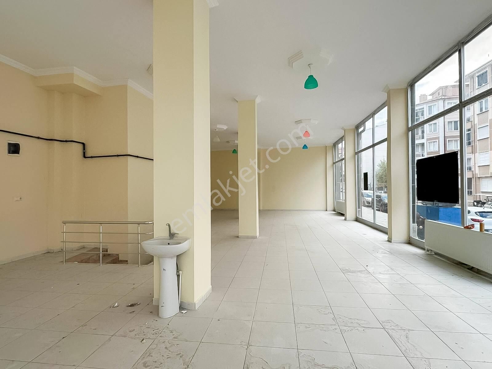 Mahmudiye Mah.de 458m² Tabela Değ. Yüksek 2 Cephe Kiralık Dükkan - Görsel 17