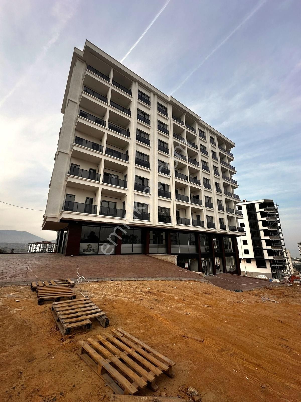 Yeni Bölge İdare Mahkemesine Komşu 1+1 Daire