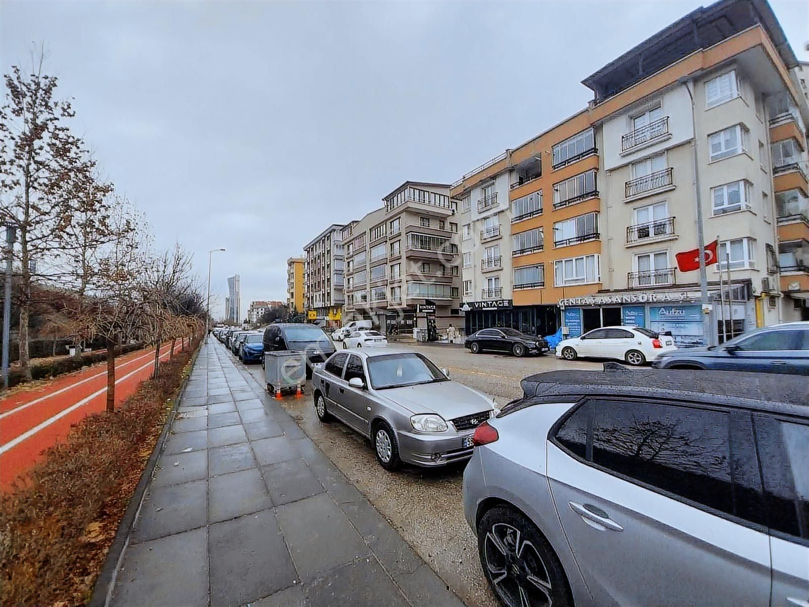 Emakstan/gökkuşağı/osman Tan Caddesinde/ön Cephe/manzaralı 3+1