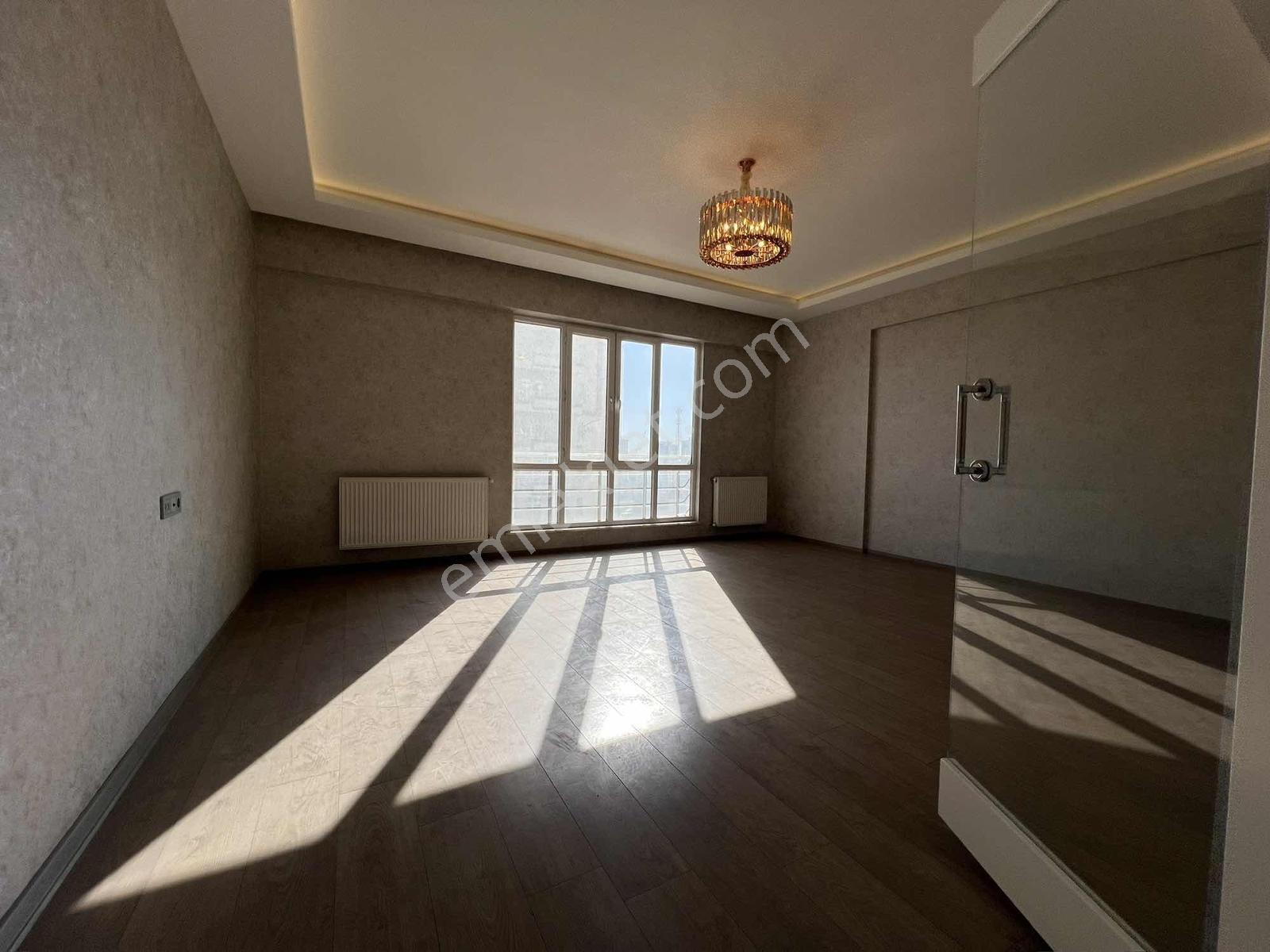 Konumdan Ultra Lüks Tramvaya Yakın 3+1 Kiralık Daire - Görsel 18