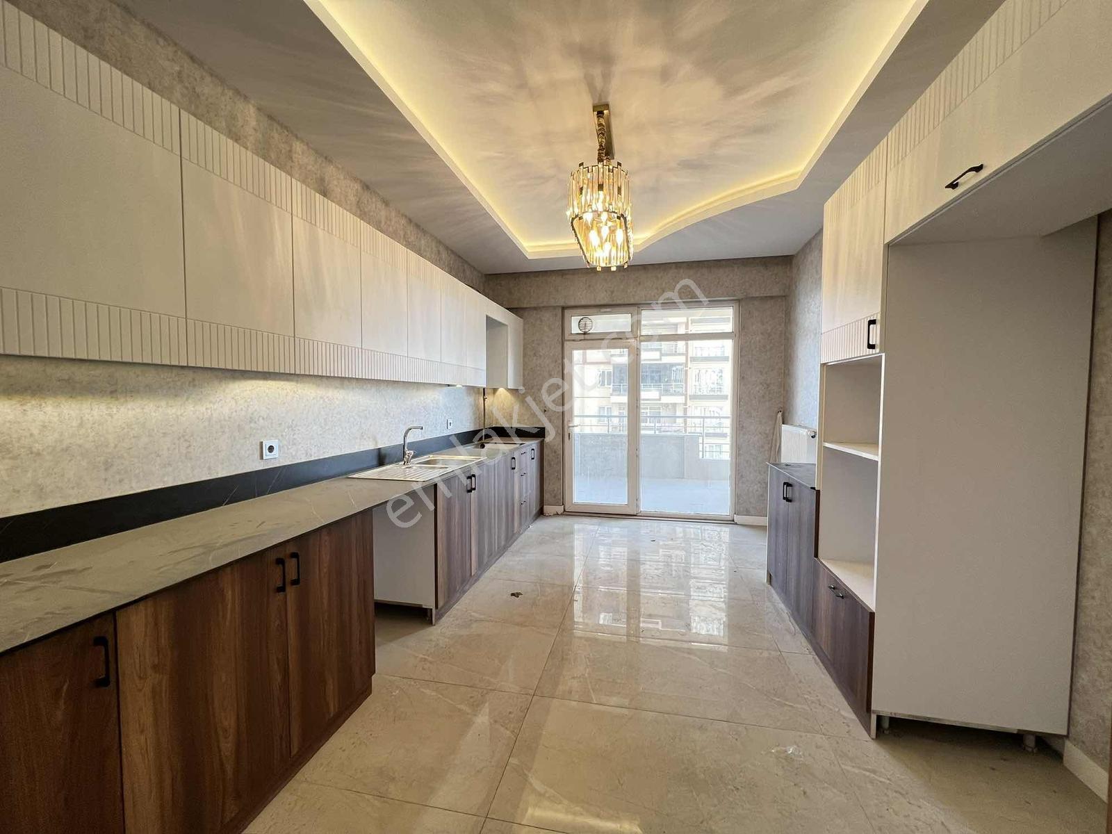 Konumdan Ultra Lüks Tramvaya Yakın 3+1 Kiralık Daire - Görsel 13