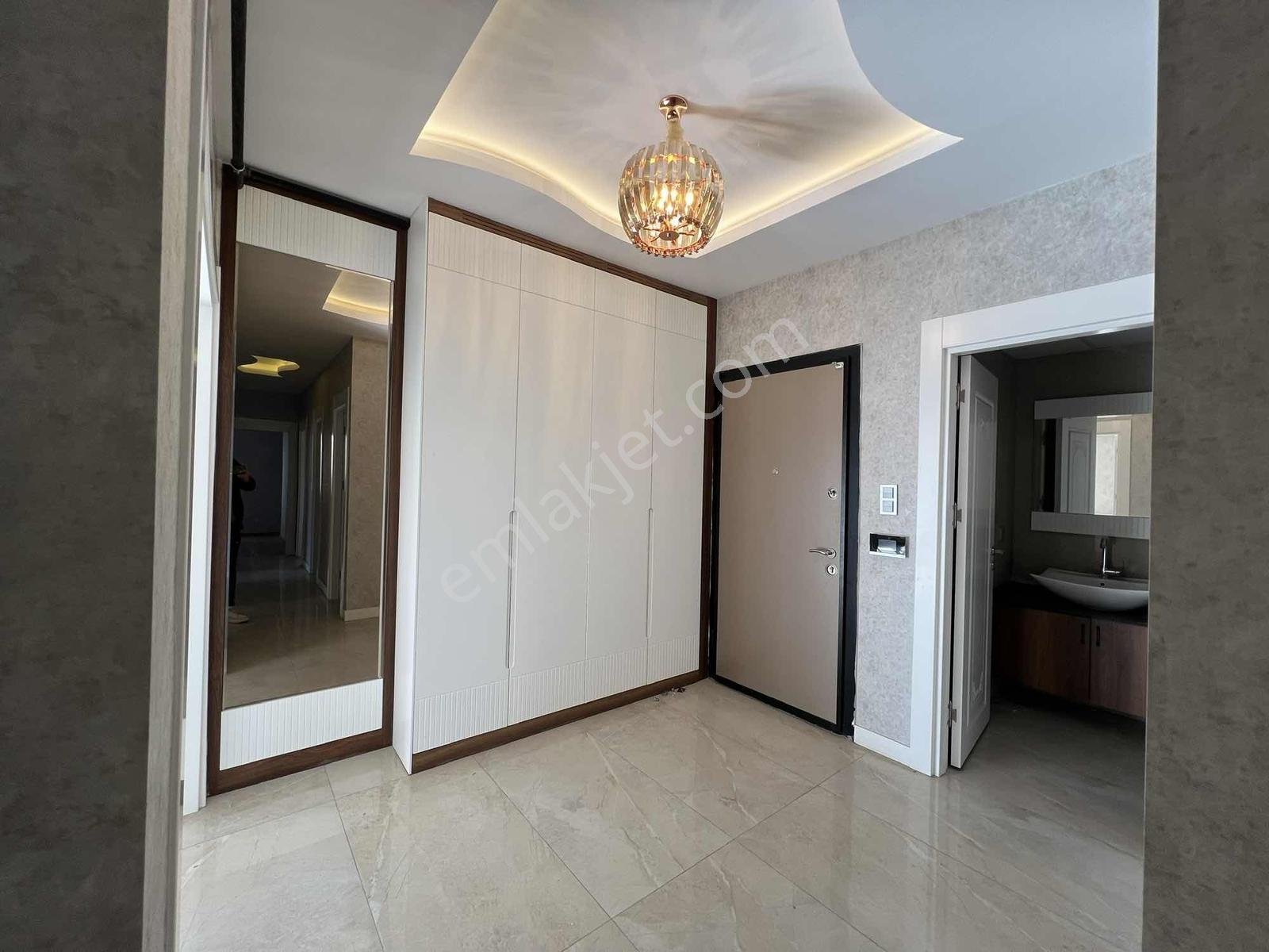 Konumdan Ultra Lüks Tramvaya Yakın 3+1 Kiralık Daire - Görsel 11