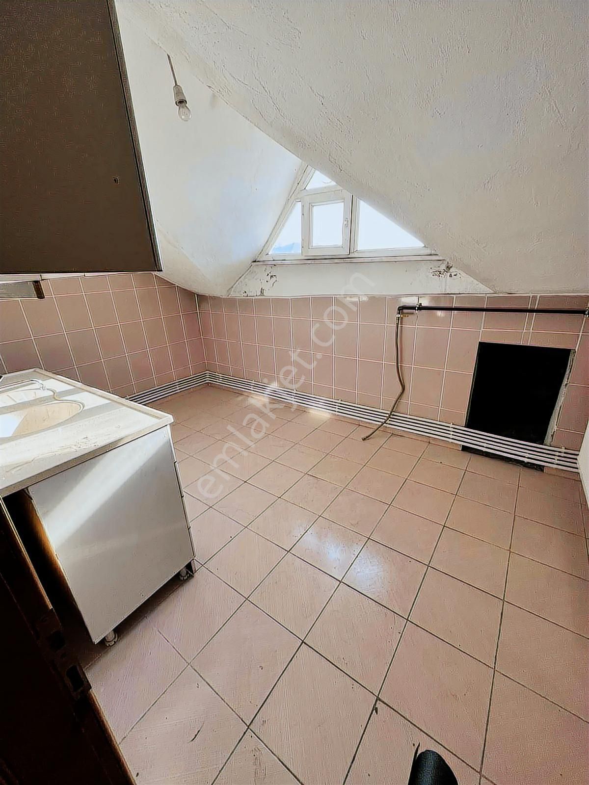 Şelcuklu Mahallesinde Kiralık Daire ( Açıklamayı Okuyunuz) - Görsel 7