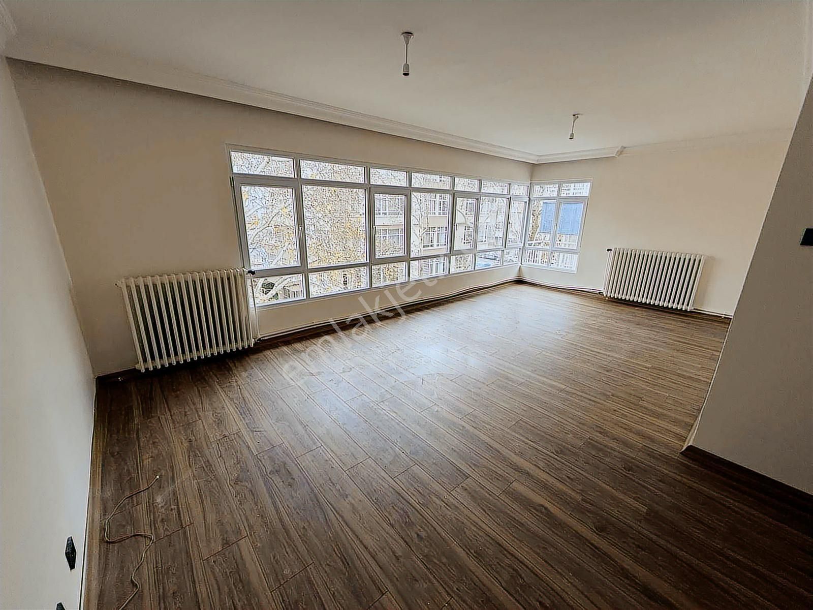 Bahçelievler'de Şerefli Sokak Ful Yapılı 3+1 Kiralık Daire - Görsel 23