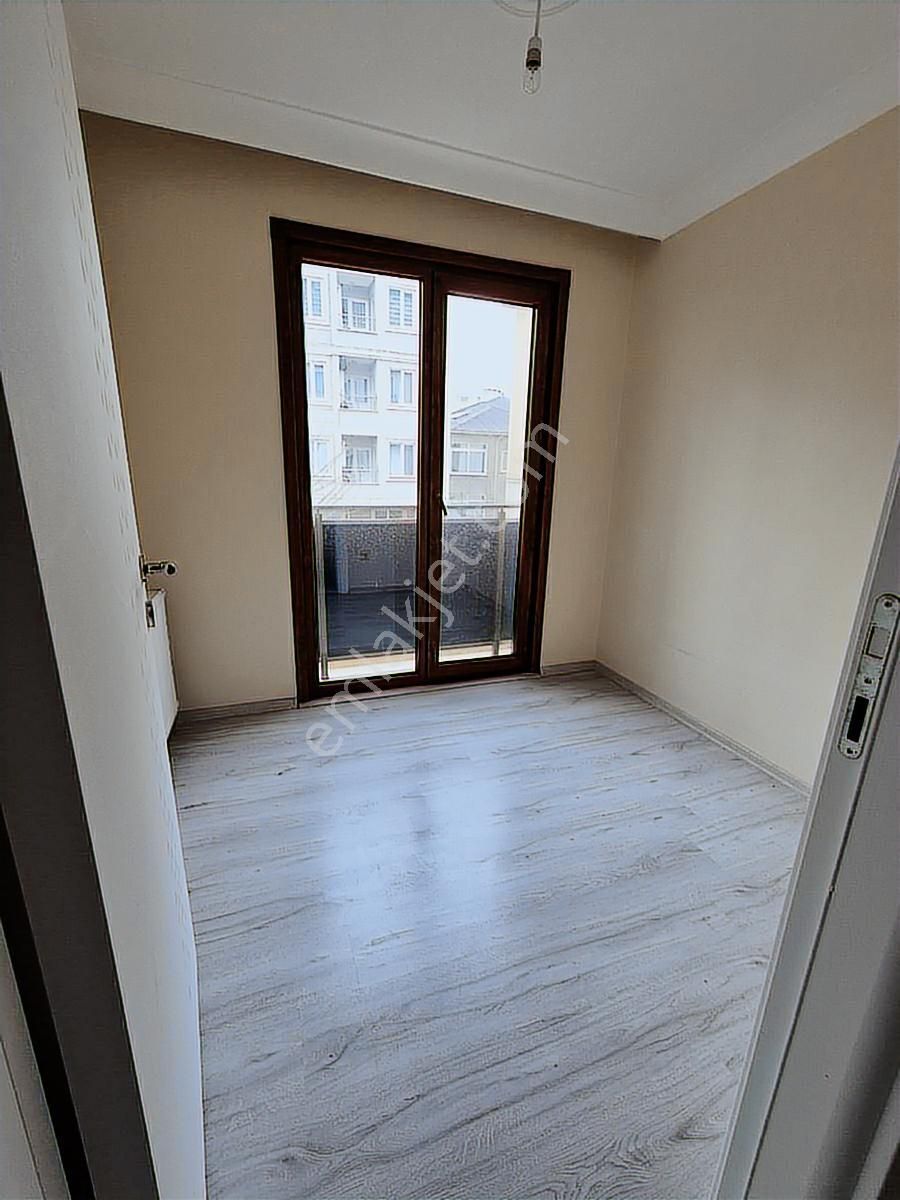 Taşdelen Sultançiftligi Ara Kat Kiralık Balkonlu 2+1 - Görsel 3