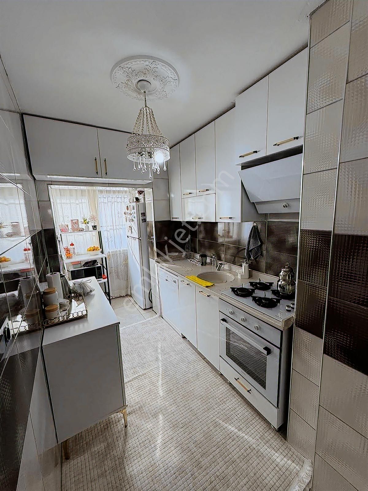 Lavinia'dan Bahçelievler'de 2+1 K.mutfak Satılık Daire - Görsel 8