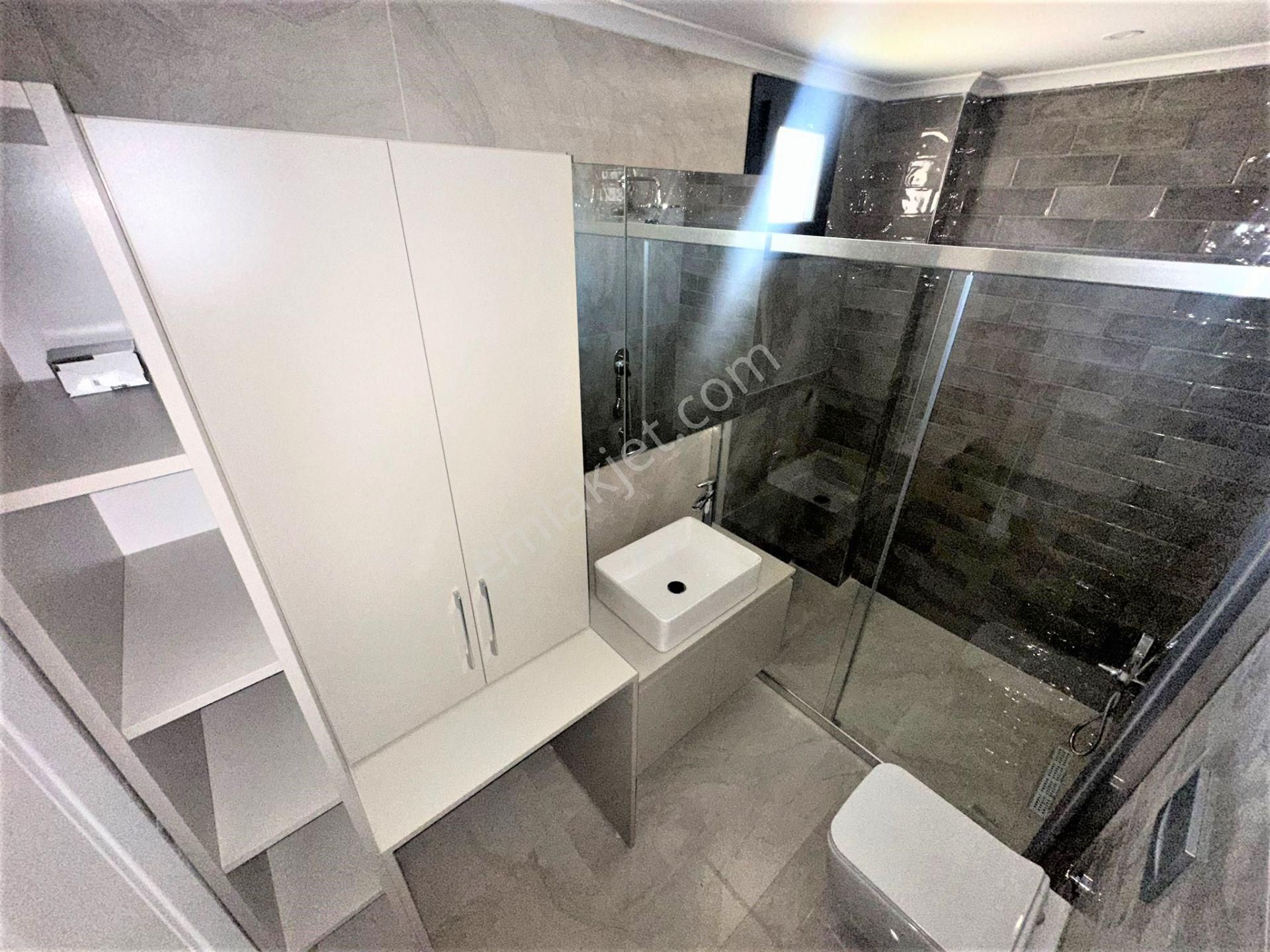 Burhaniye Pelitköy'de Aygülden Sıfır Tam Bağımsız Huzur Ve Konfora Adım Atacağınız Satılık 4+1 Villa - Görsel 15