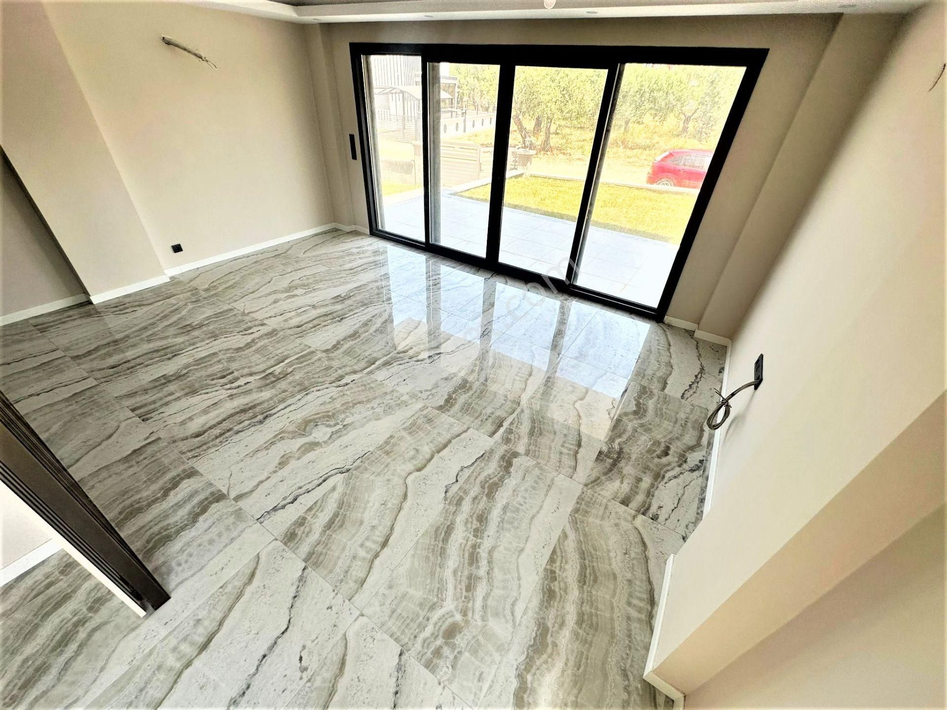 Burhaniye Pelitköy'de Aygülden Sıfır Tam Bağımsız Huzur Ve Konfora Adım Atacağınız Satılık 4+1 Villa - Görsel 8