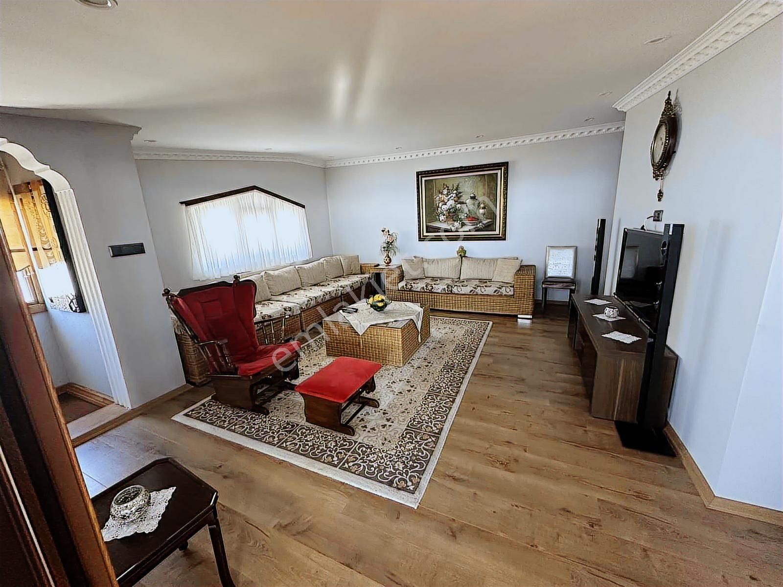 Altınorak Sitesinde Denize Sıfır Satılık Villa-kw Plus Filiz'den - Görsel 3