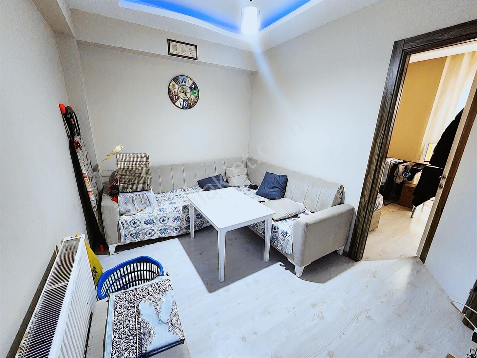 Remax Armadan, Buca Atatürk Mah.de, 2+1, Eşyalı, Satılık Daire