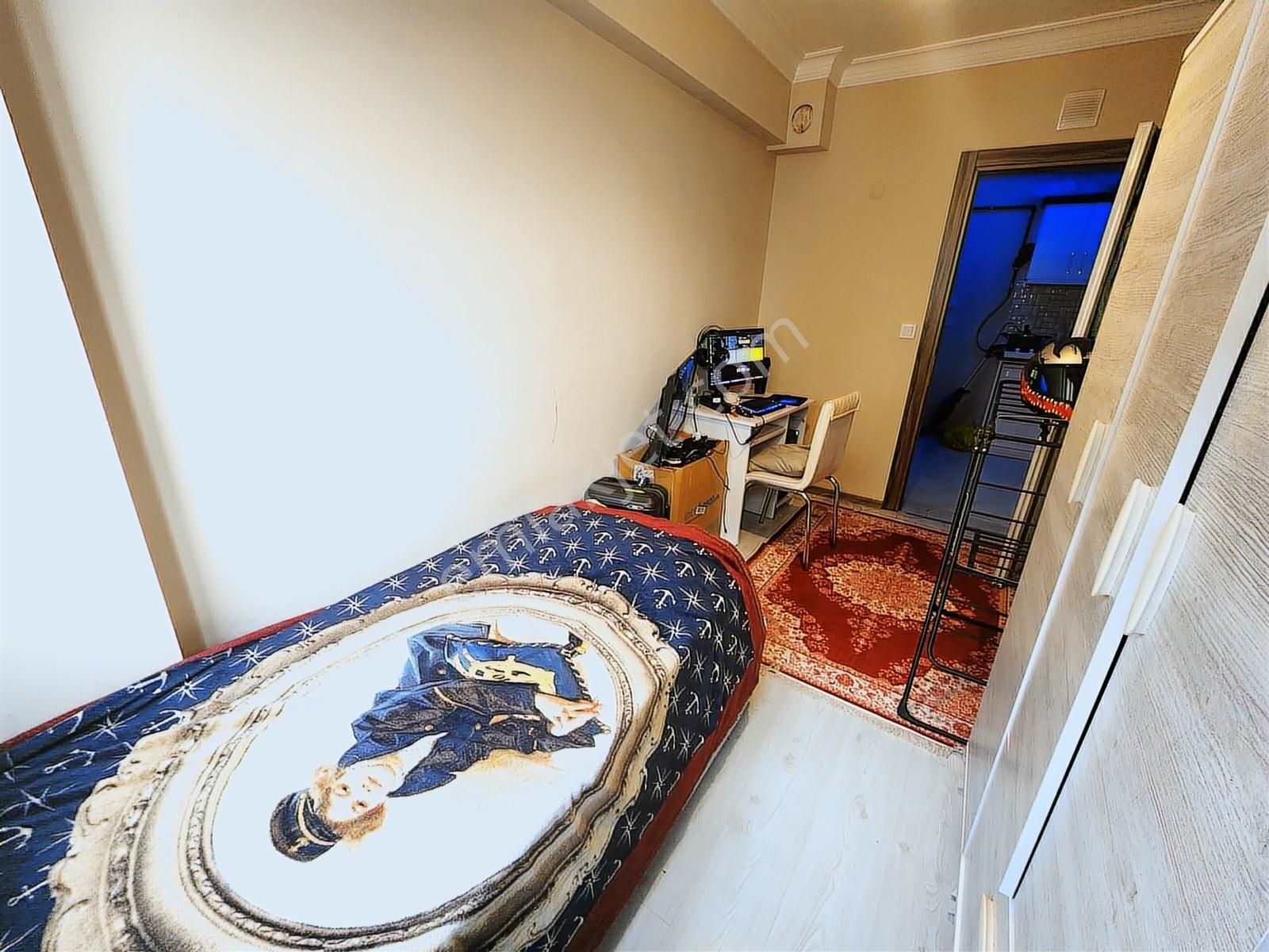 Remax Armadan, Buca Atatürk Mah.de, 2+1, Eşyalı, Satılık Daire - Görsel 4