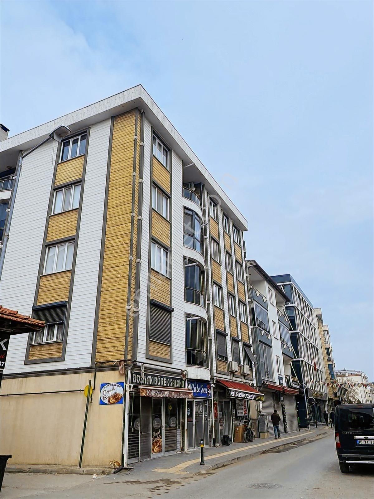Prestijden Gömeç Merkezde Ara Kat Muhteşem 3+1 Ferah Daire - Görsel 2