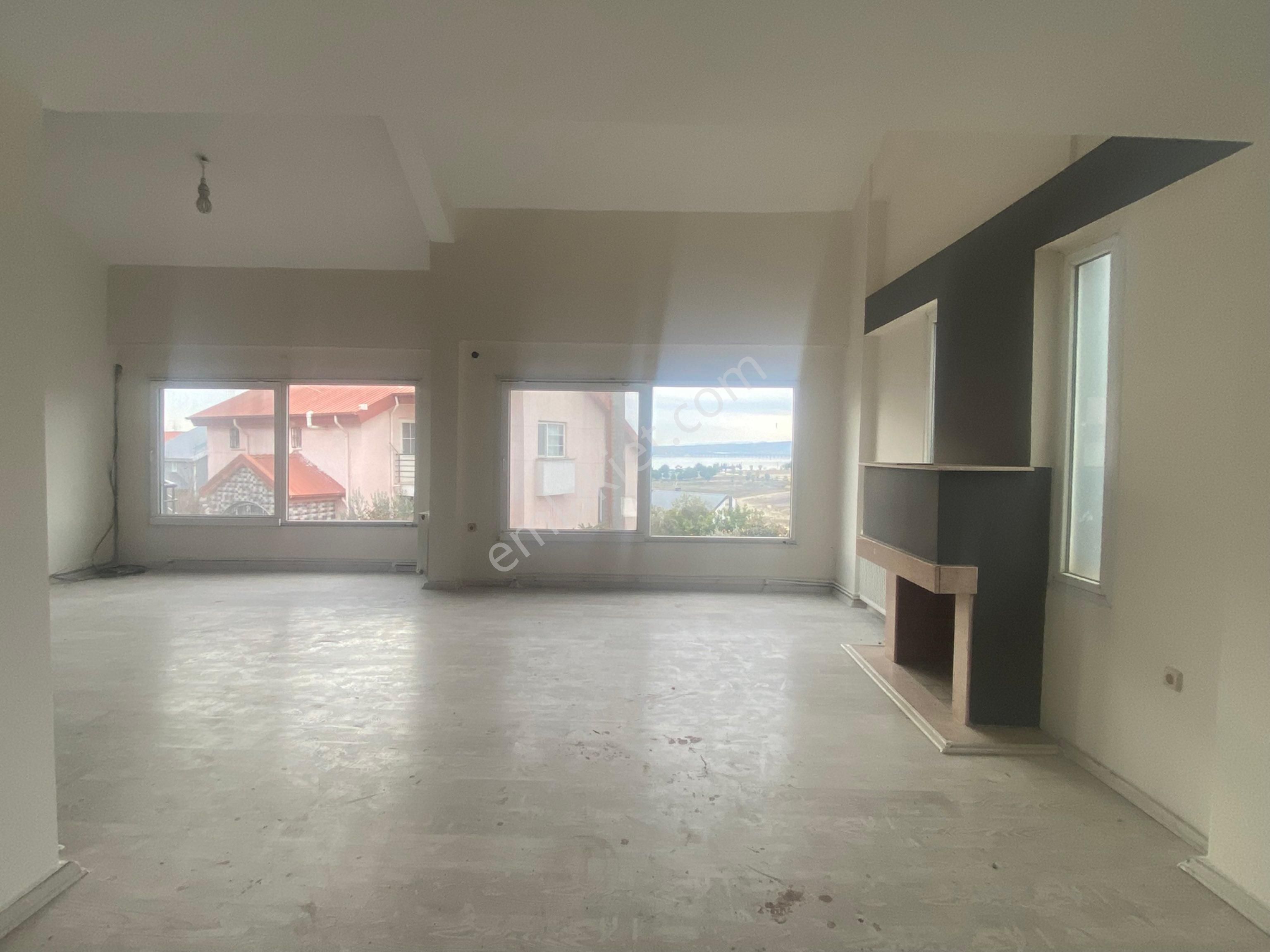 Kiralık 5+1 Villa-700 Mm Arsa Üzerinde-doğalgazlı - Görsel 2