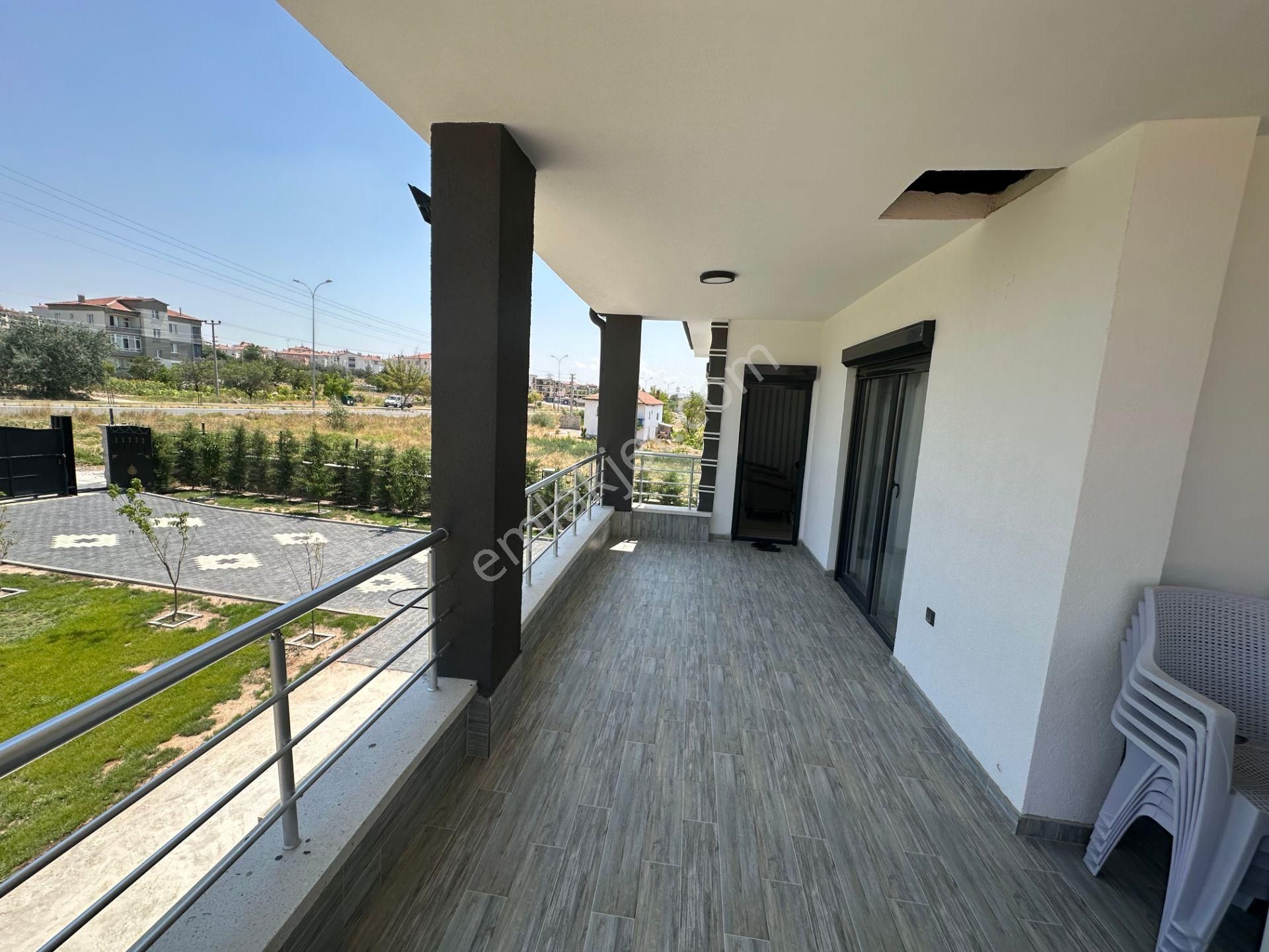 Cumhuriyet Mah.toki Girişinde Tek Kat 768m2 Villa Komple Eşyalı - Görsel 31
