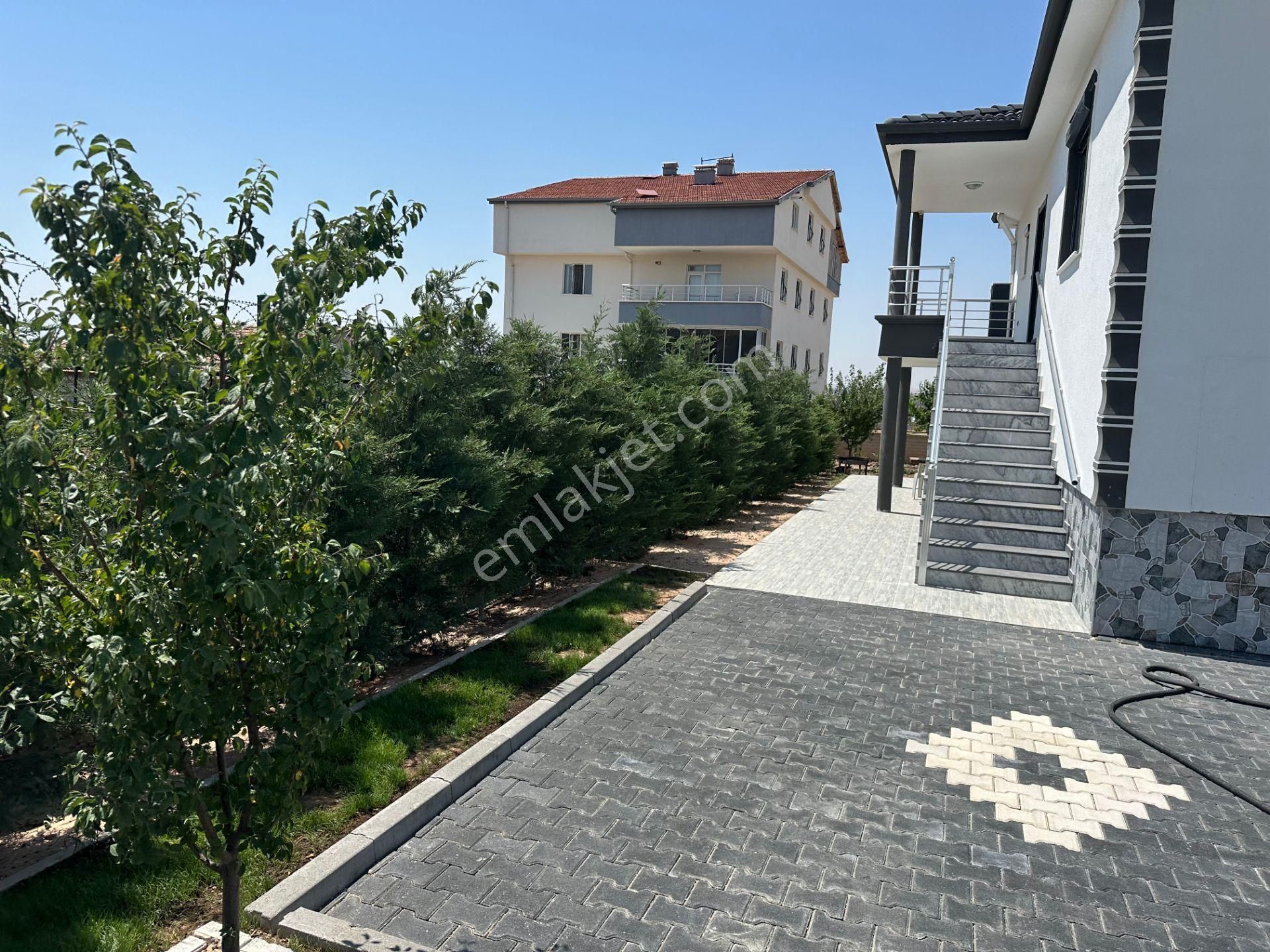 Cumhuriyet Mah.toki Girişinde Tek Kat 768m2 Villa Komple Eşyalı - Görsel 4