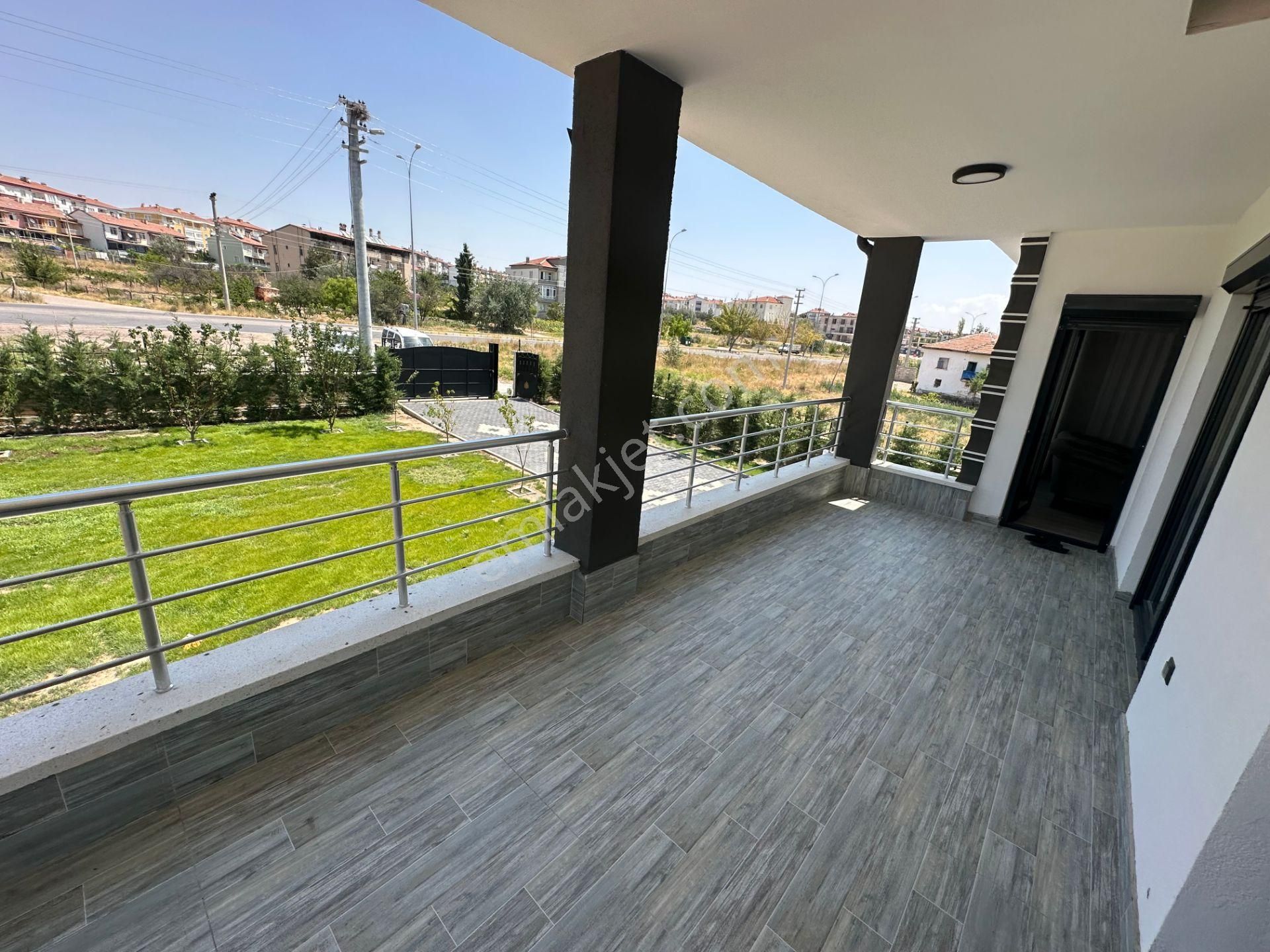 Cumhuriyet Mah.toki Girişinde Tek Kat 768m2 Villa Komple Eşyalı - Görsel 27