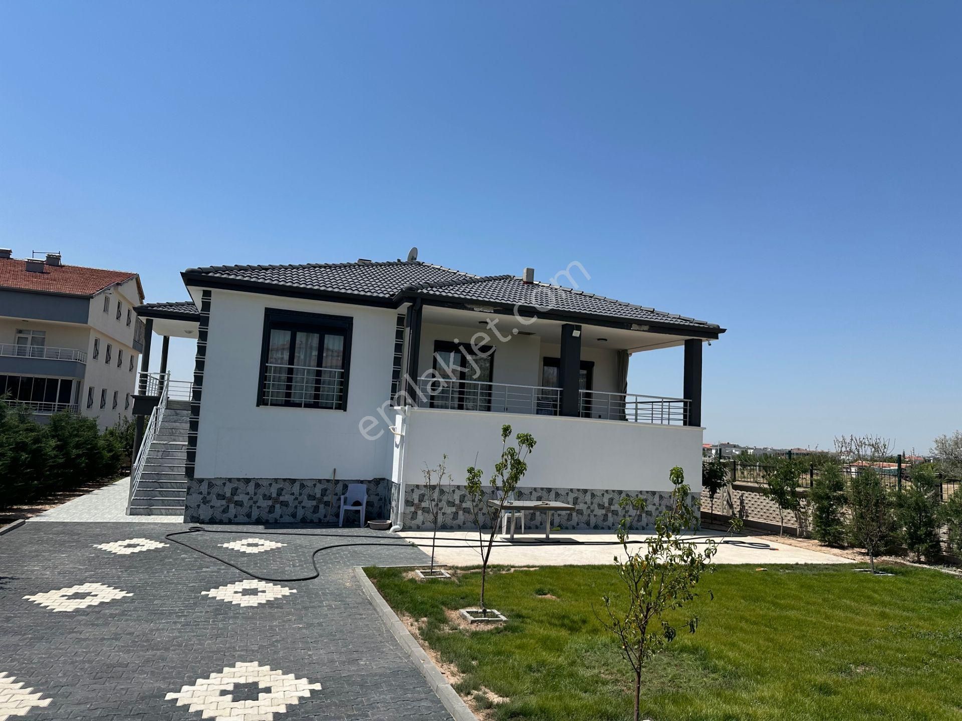 Cumhuriyet Mah.toki Girişinde Tek Kat 768m2 Villa Komple Eşyalı - Görsel 3