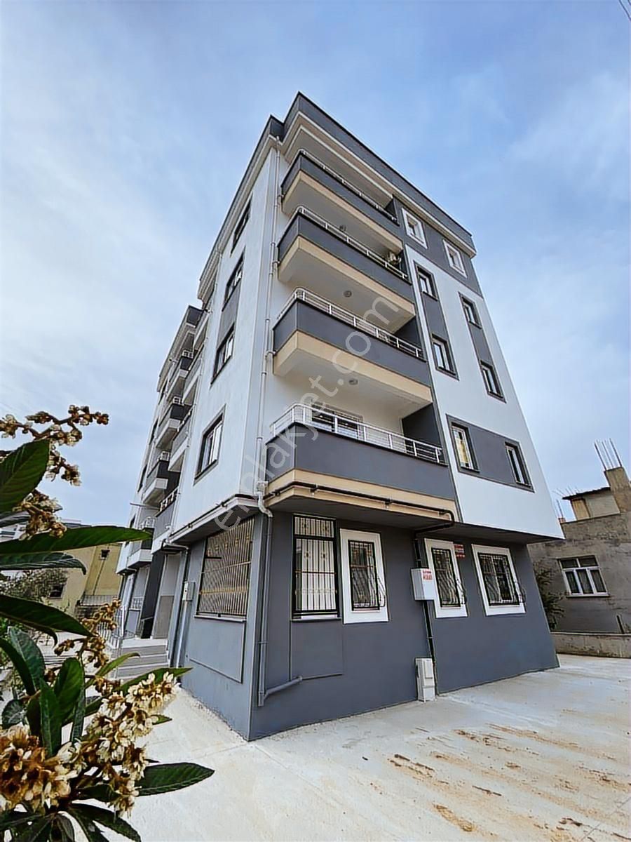 Kozan Gayrimenkul'den Ak Camii Yanı 3+0 Yatay Mimari Daire