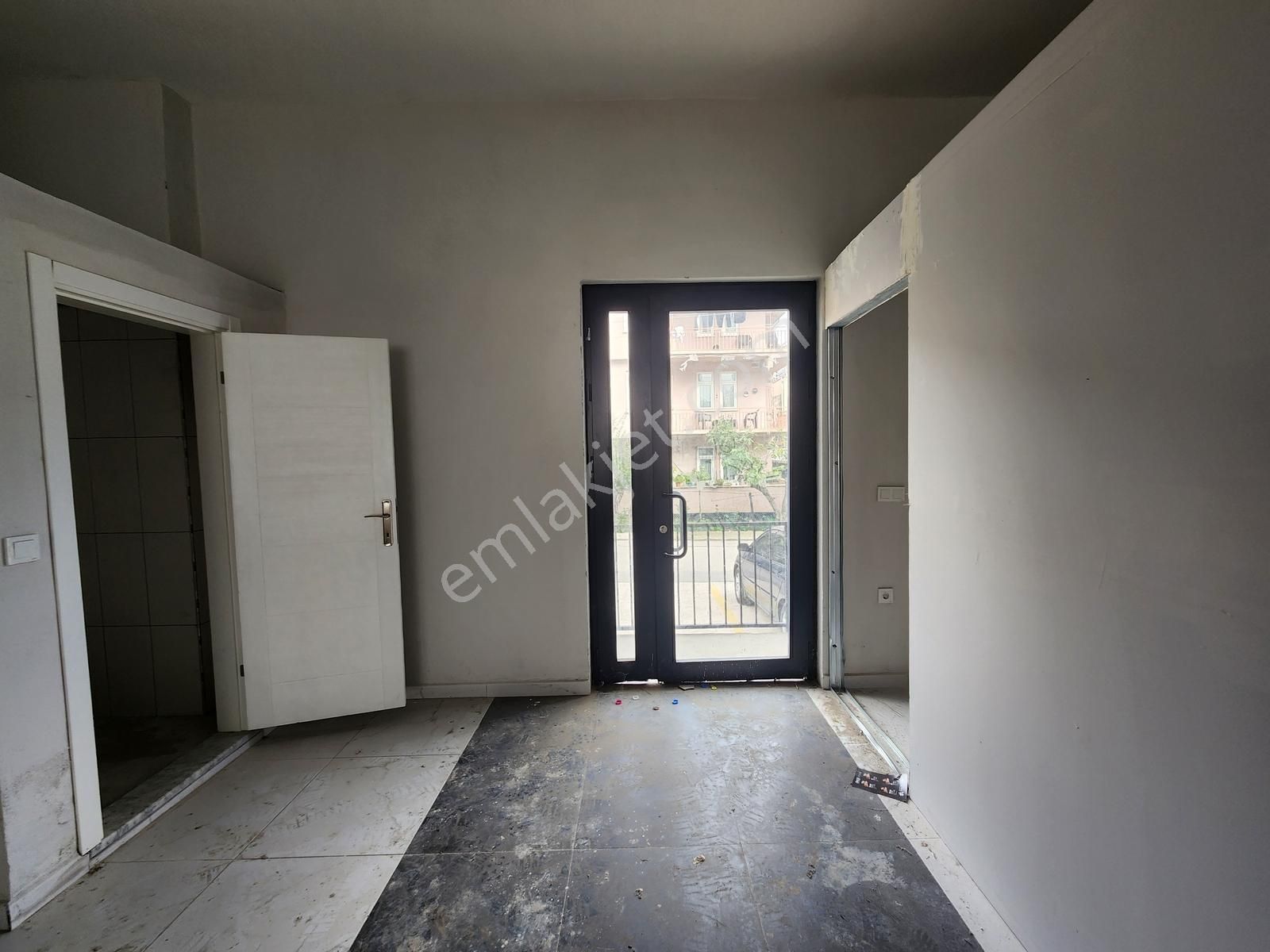 Yeşilova'da Caddeüstü Kiralık Dükkan - Görsel 2