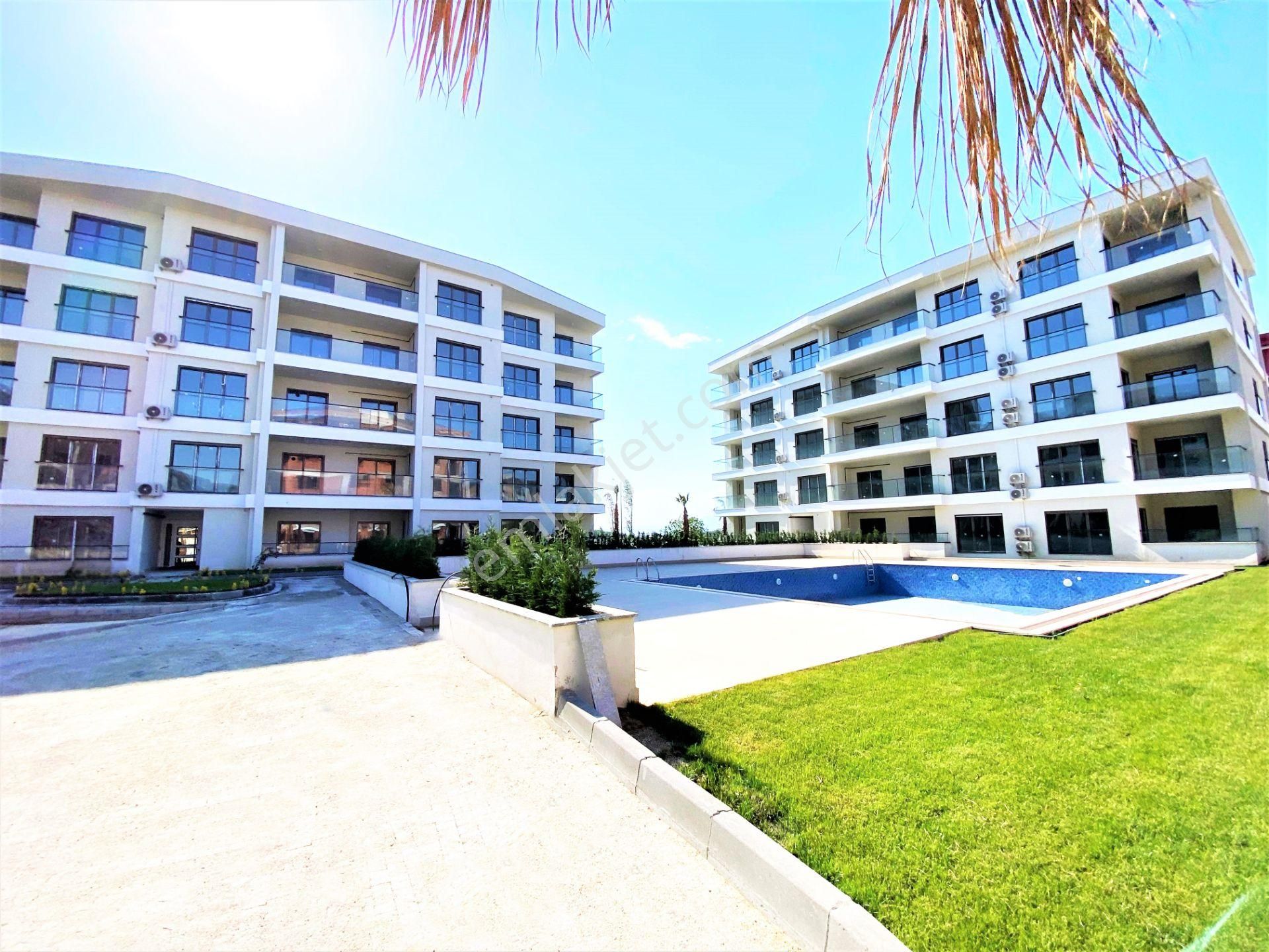 Burhaniye Ören'de Aygül'den Site İçin'de Yerden Isıtmalı Havuzlu Otoparklı Lüks 2+1 Satılık Daireler - Görsel 32