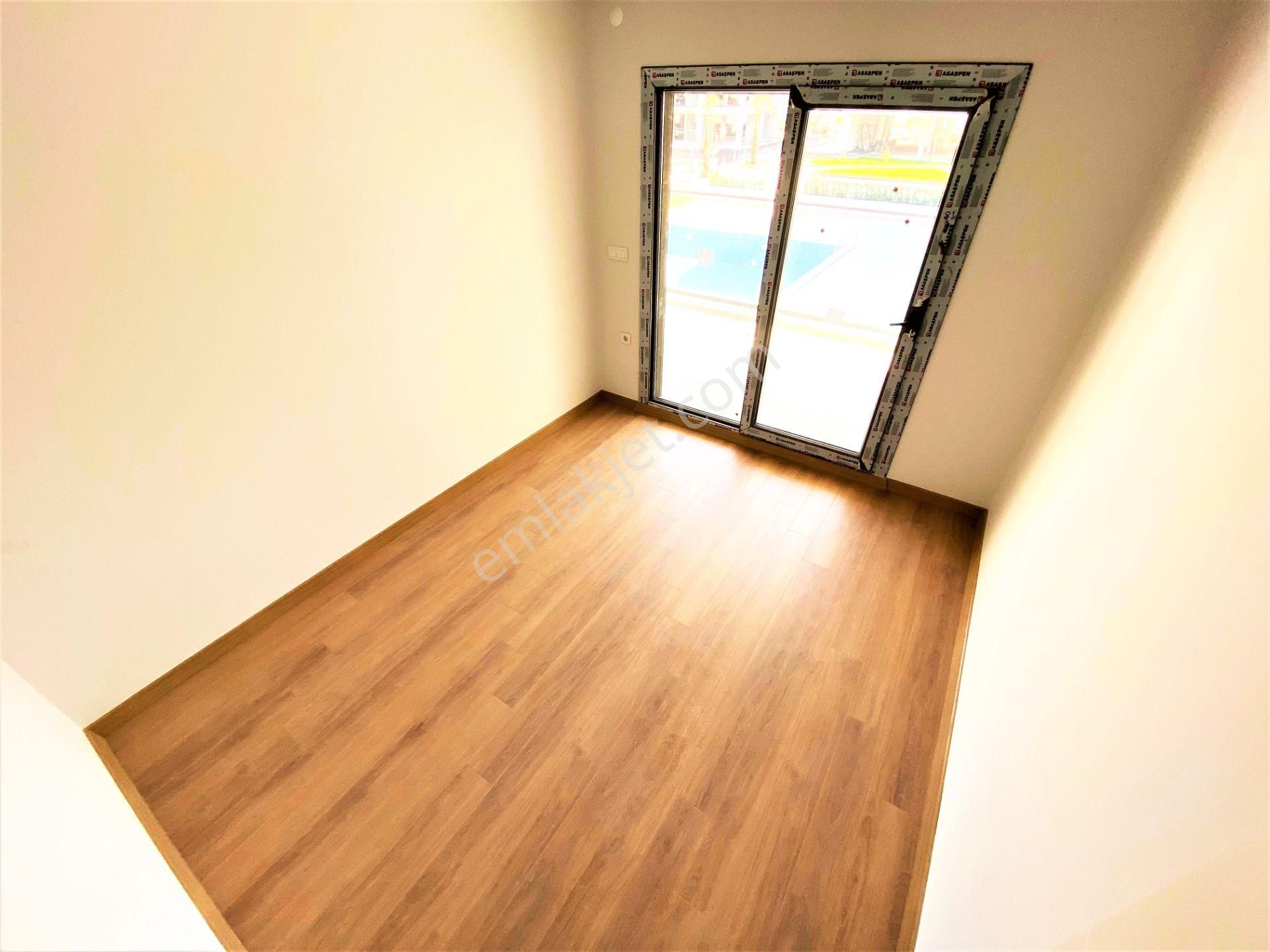 Burhaniye Ören'de Aygül'den Site İçin'de Yerden Isıtmalı Havuzlu Otoparklı Lüks 2+1 Satılık Daireler - Görsel 24