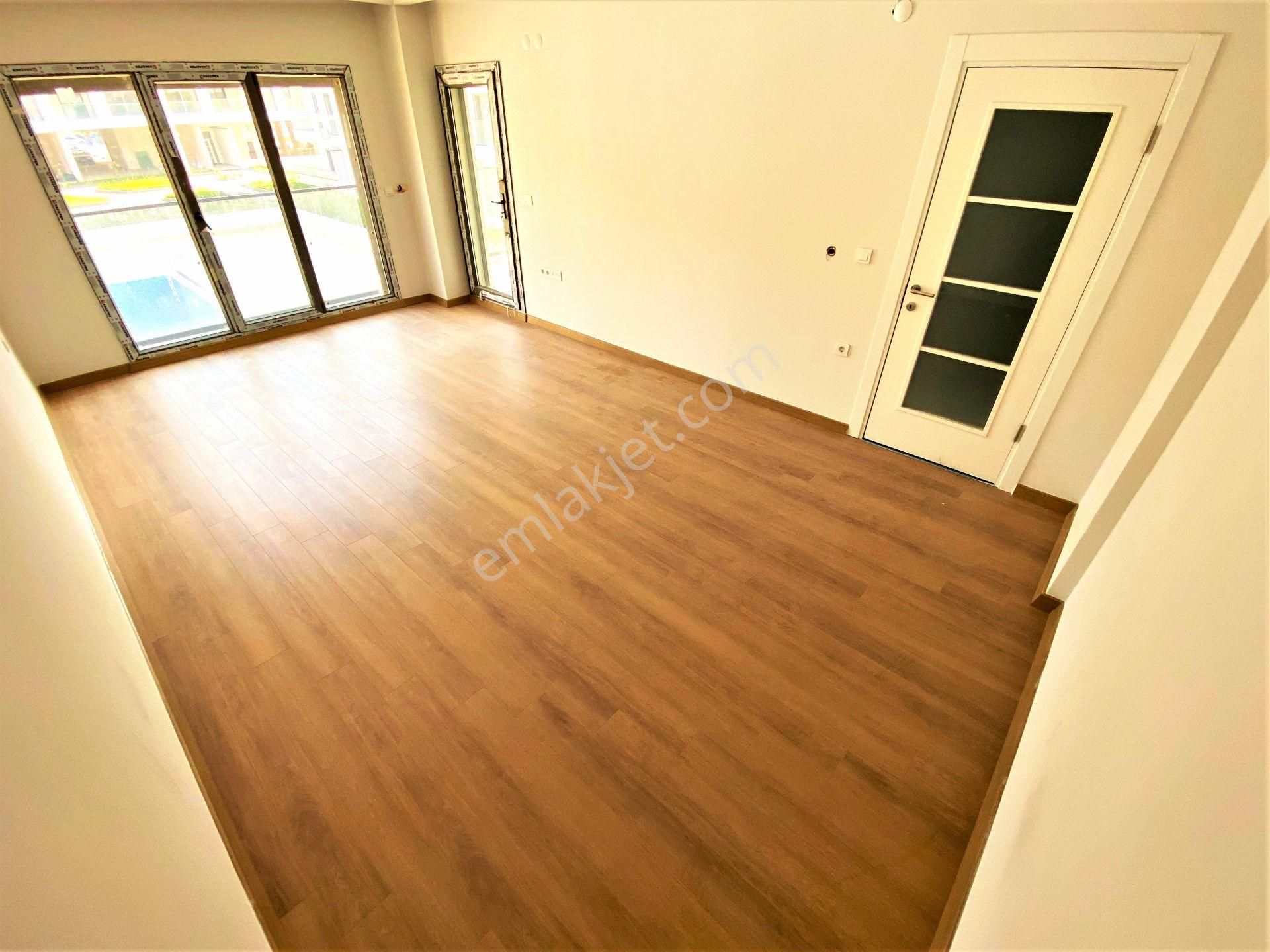 Burhaniye Ören'de Aygül'den Site İçin'de Yerden Isıtmalı Havuzlu Otoparklı Lüks 2+1 Satılık Daireler - Görsel 13