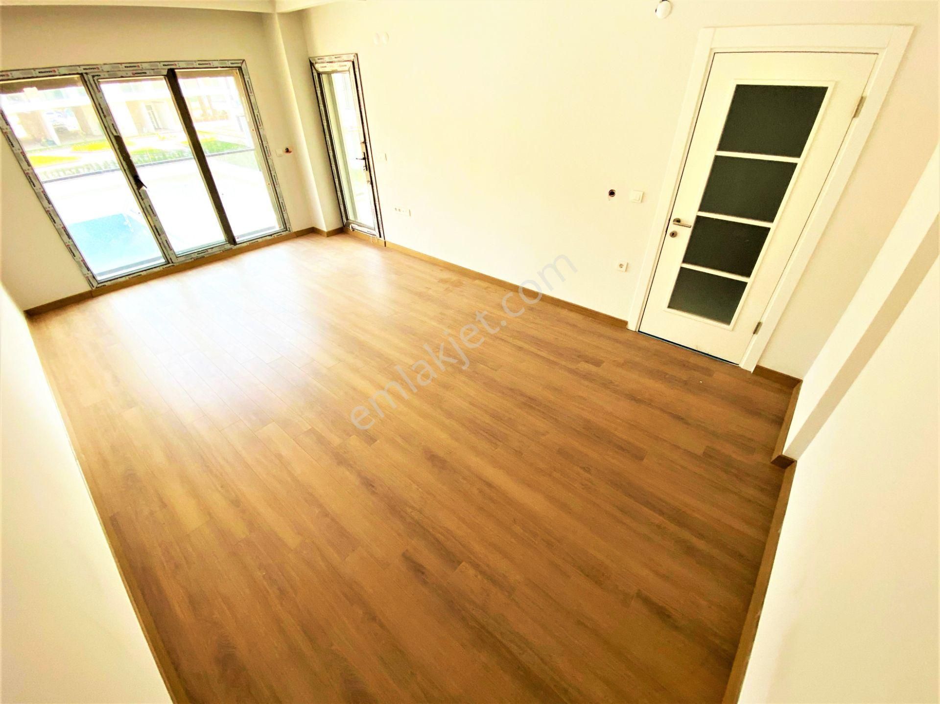 Burhaniye Ören'de Aygül'den Site İçin'de Yerden Isıtmalı Havuzlu Otoparklı Lüks 2+1 Satılık Daireler - Görsel 8