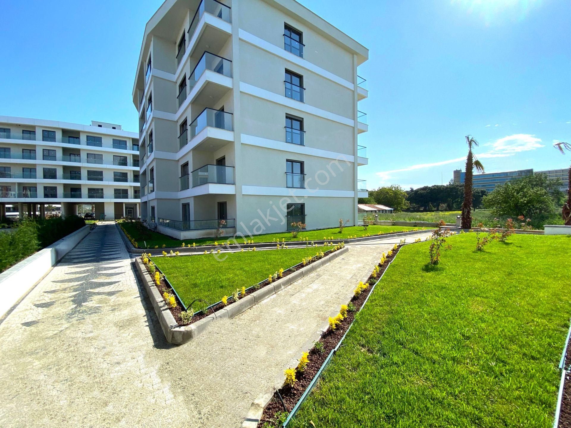 Burhaniye Ören'de Aygül'den Site İçin'de Yerden Isıtmalı Havuzlu Otoparklı Lüks 2+1 Satılık Daireler - Görsel 35