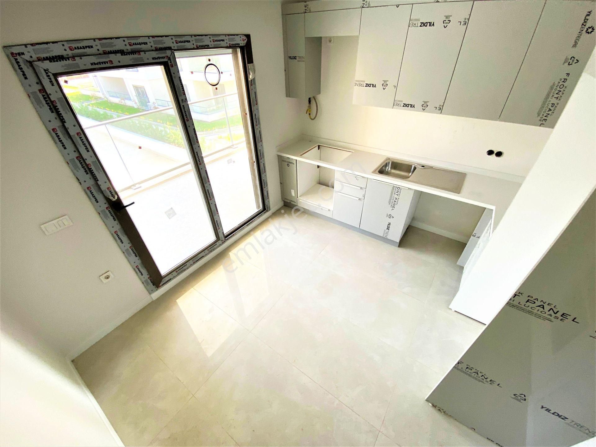 Burhaniye Ören'de Aygül'den Site İçin'de Yerden Isıtmalı Havuzlu Otoparklı Lüks 2+1 Satılık Daireler - Görsel 5