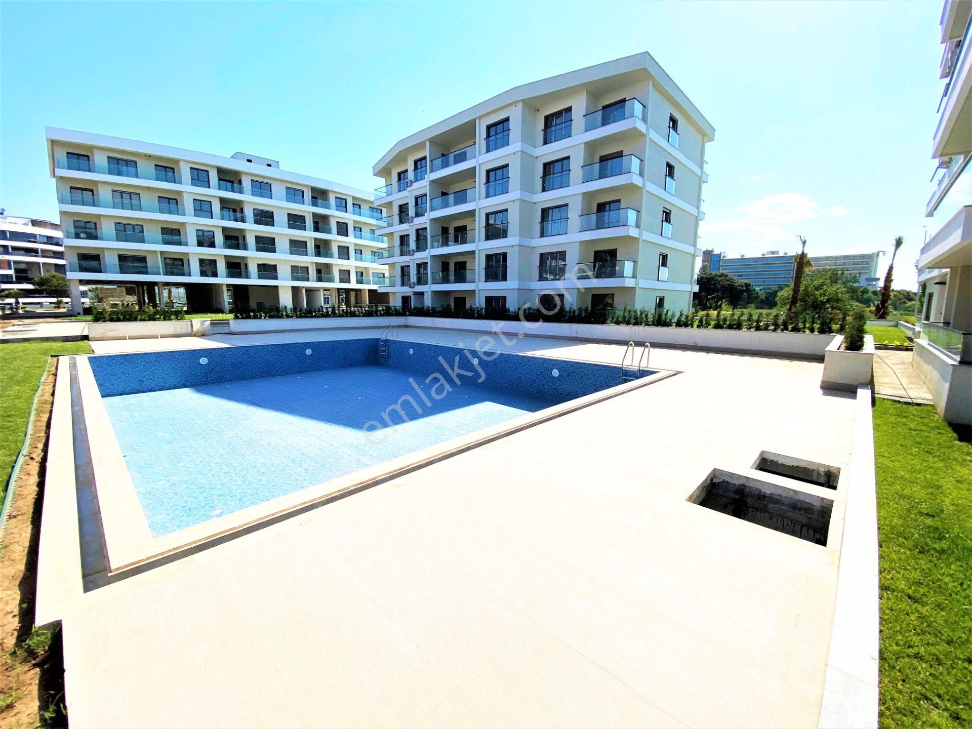 Burhaniye Ören'de Aygül'den Site İçin'de Yerden Isıtmalı Havuzlu Otoparklı Lüks 2+1 Satılık Daireler - Görsel 34