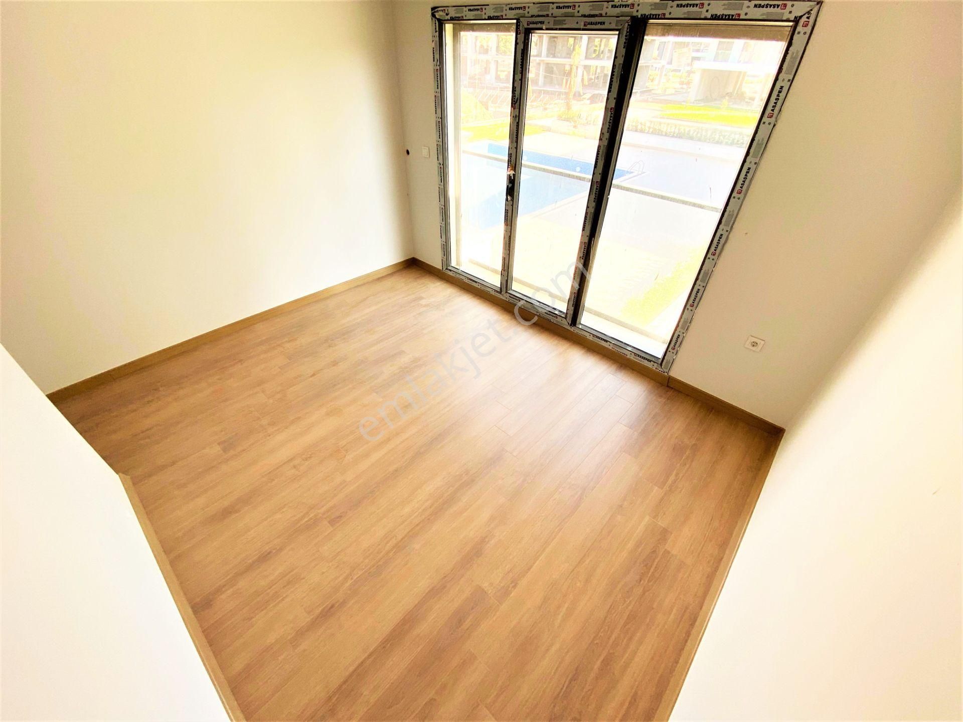 Burhaniye Ören'de Aygül'den Site İçin'de Yerden Isıtmalı Havuzlu Otoparklı Lüks 2+1 Satılık Daireler - Görsel 18