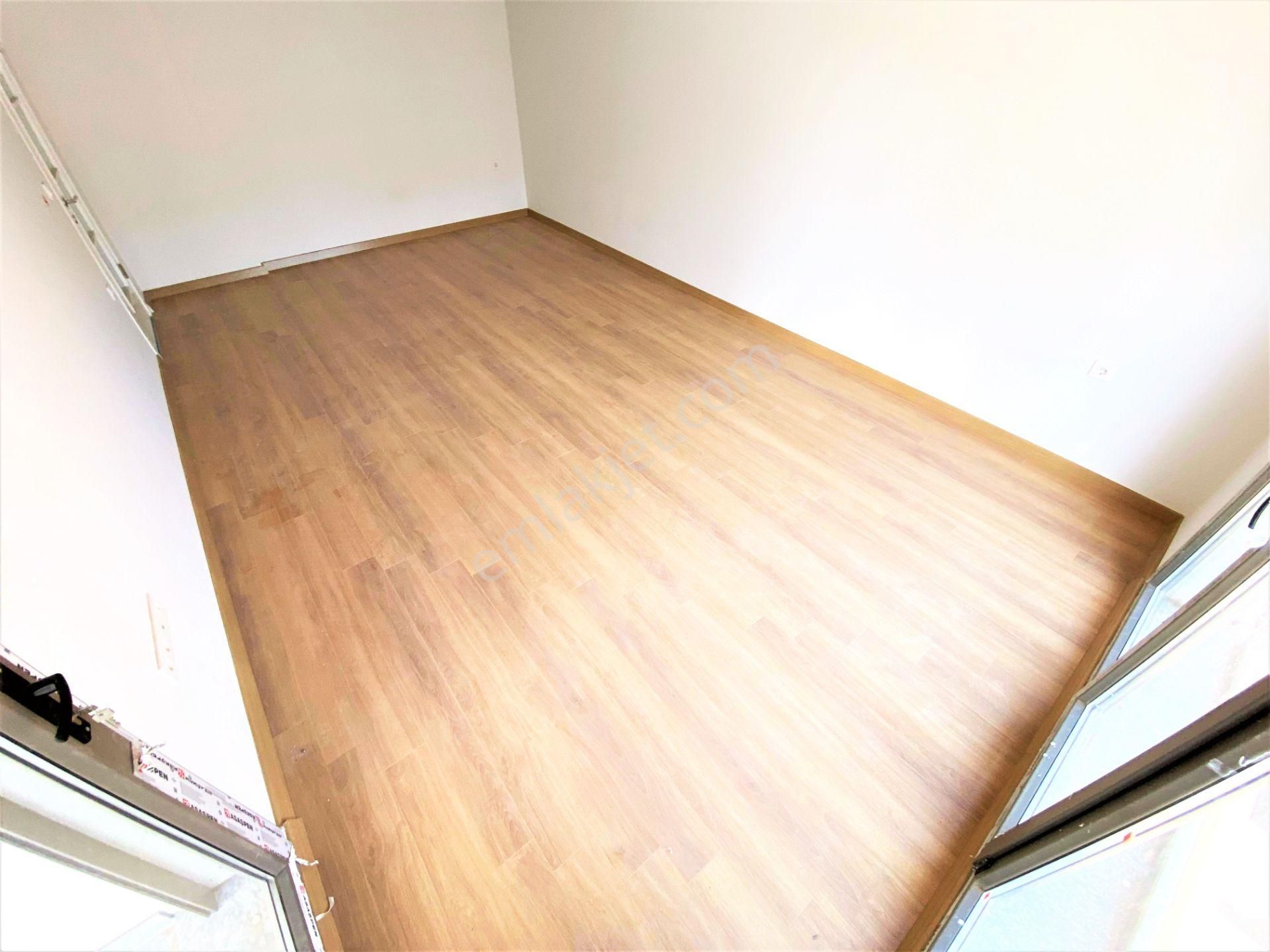 Burhaniye Ören'de Aygül'den Site İçin'de Yerden Isıtmalı Havuzlu Otoparklı Lüks 2+1 Satılık Daireler - Görsel 9