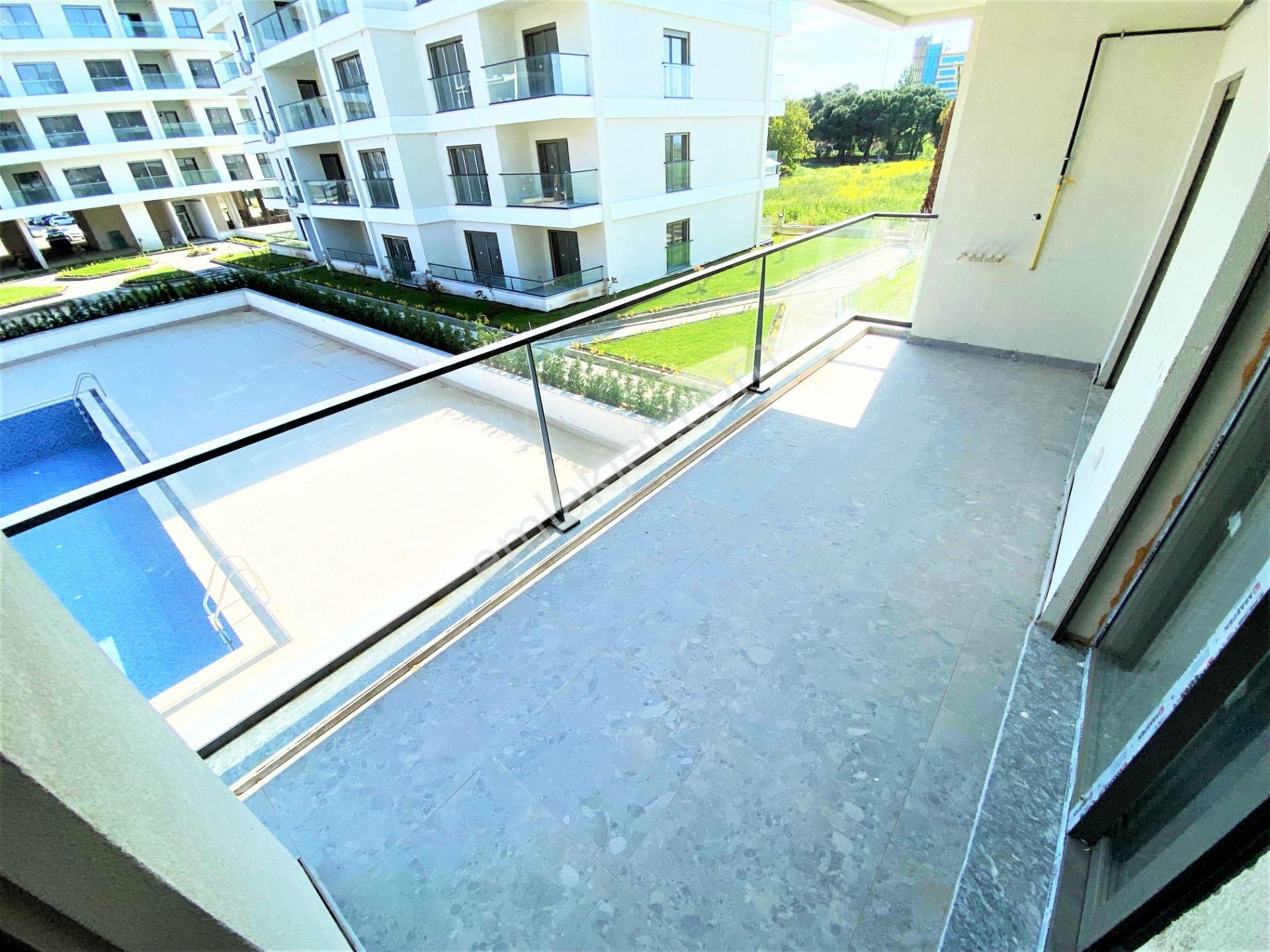 Burhaniye Ören'de Aygül'den Site İçin'de Yerden Isıtmalı Havuzlu Otoparklı Lüks 2+1 Satılık Daireler - Görsel 26