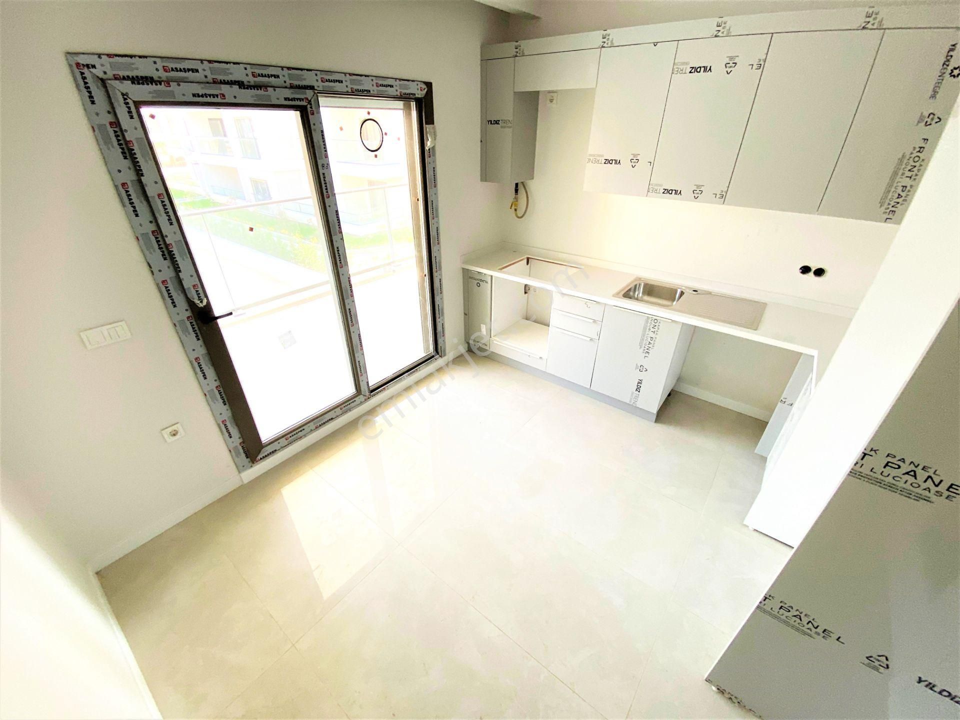 Burhaniye Ören'de Aygül'den Site İçin'de Yerden Isıtmalı Havuzlu Otoparklı Lüks 2+1 Satılık Daireler - Görsel 3