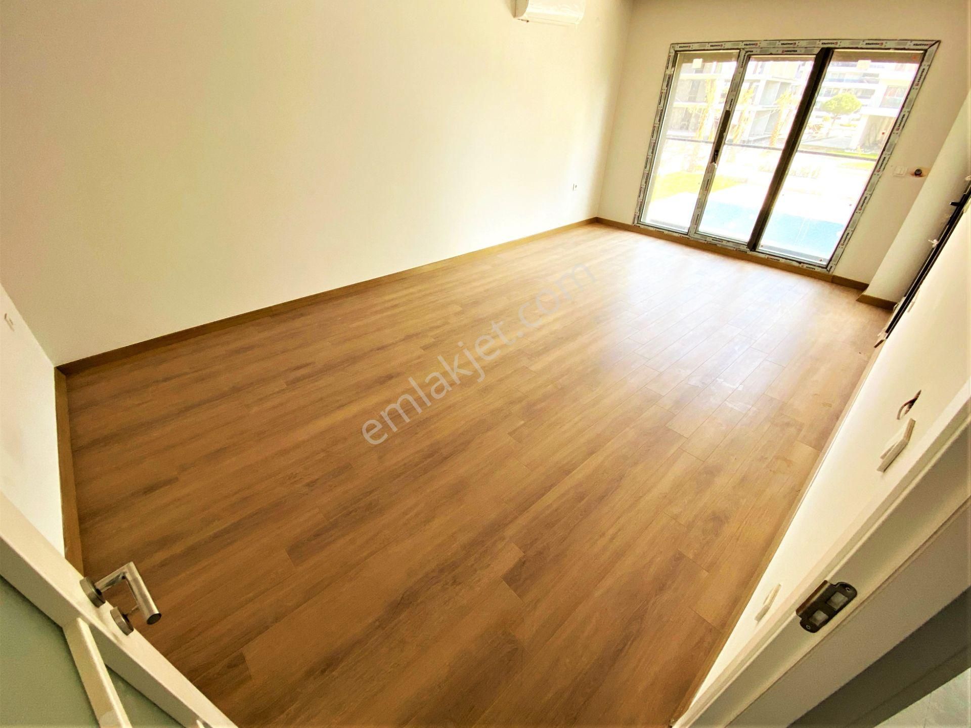 Burhaniye Ören'de Aygül'den Site İçin'de Yerden Isıtmalı Havuzlu Otoparklı Lüks 2+1 Satılık Daireler - Görsel 12