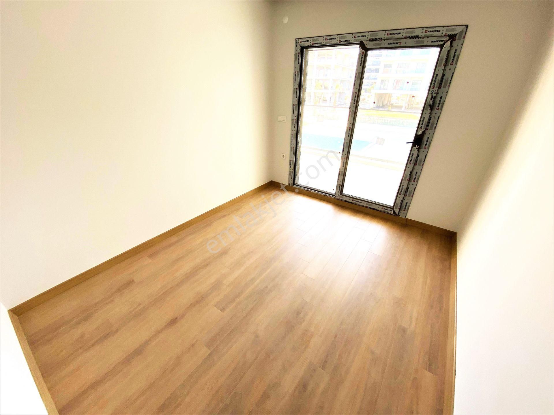 Burhaniye Ören'de Aygül'den Site İçin'de Yerden Isıtmalı Havuzlu Otoparklı Lüks 2+1 Satılık Daireler - Görsel 25